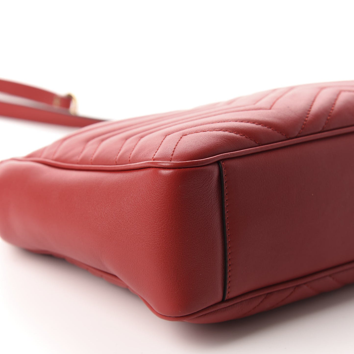 Calfskin Matelasse Medium GG Marmont Open Top Shoulder Bag Hibiscus Red