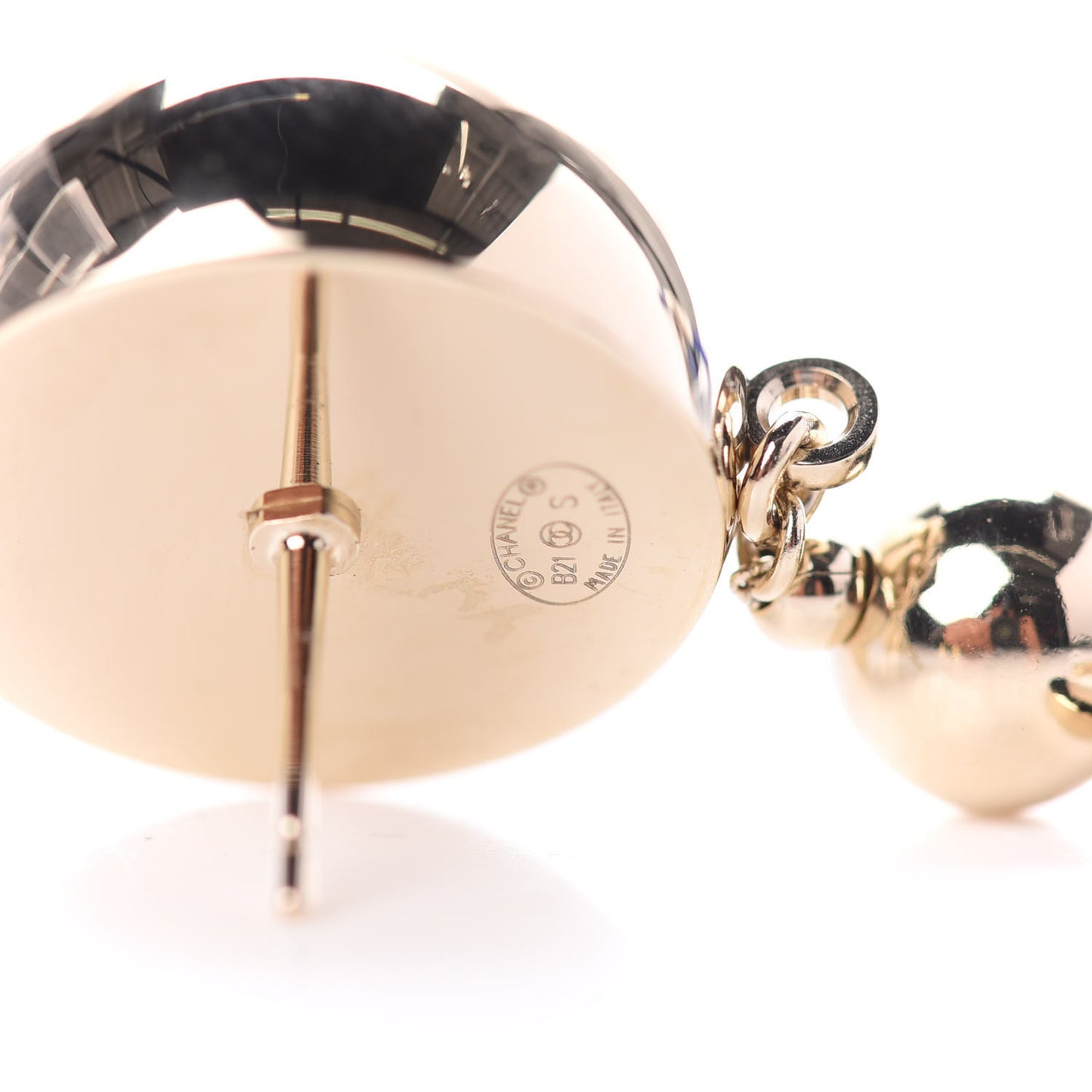 Metal CC Drop Earrings Gold