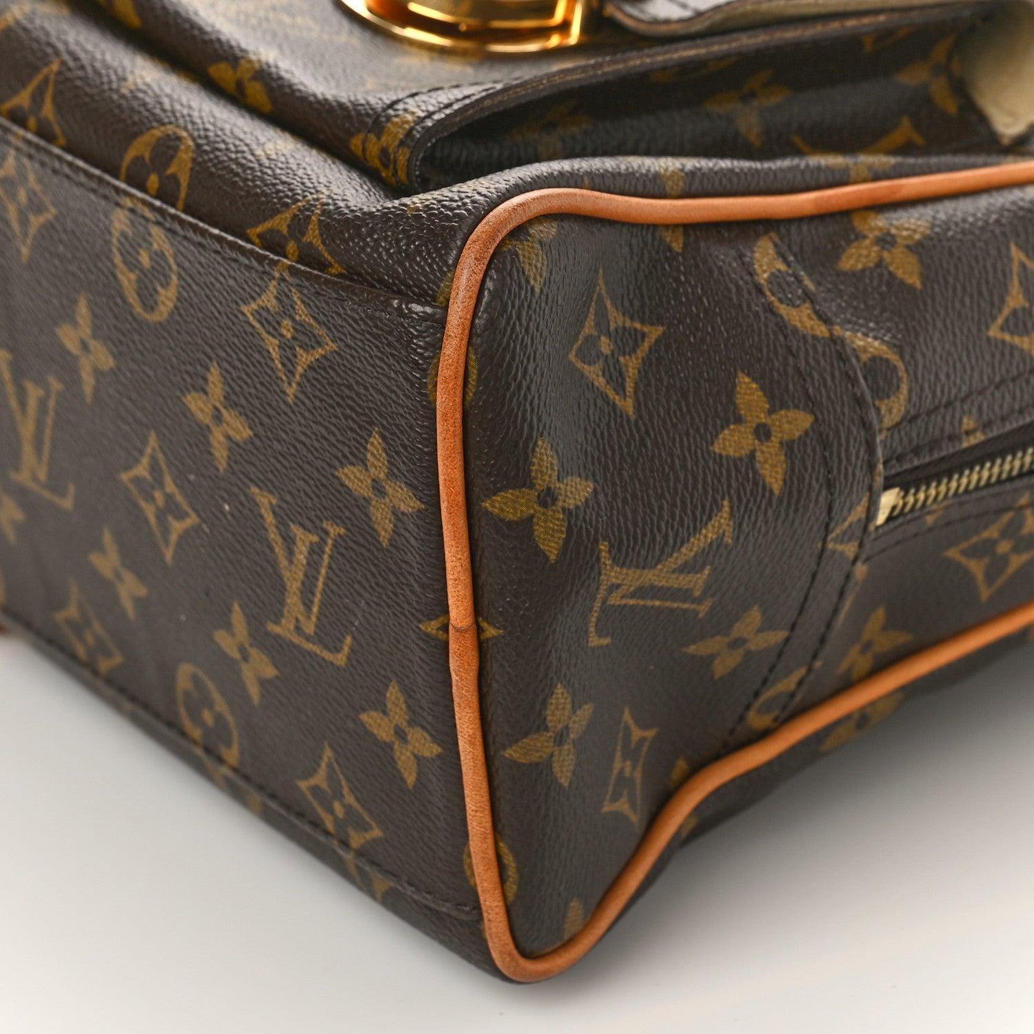 Louis Vuitton Monogram Manhattan GM 8 of 8