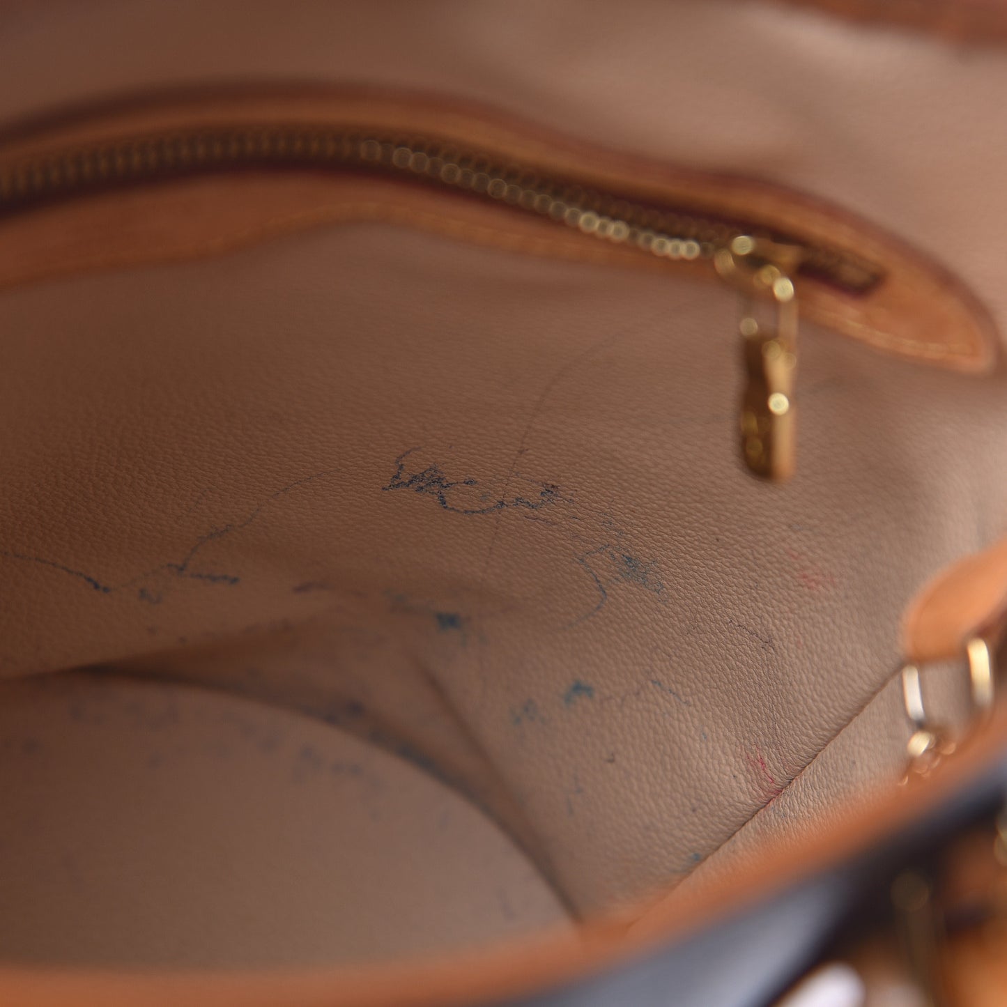 Monogram Petit Bucket 23