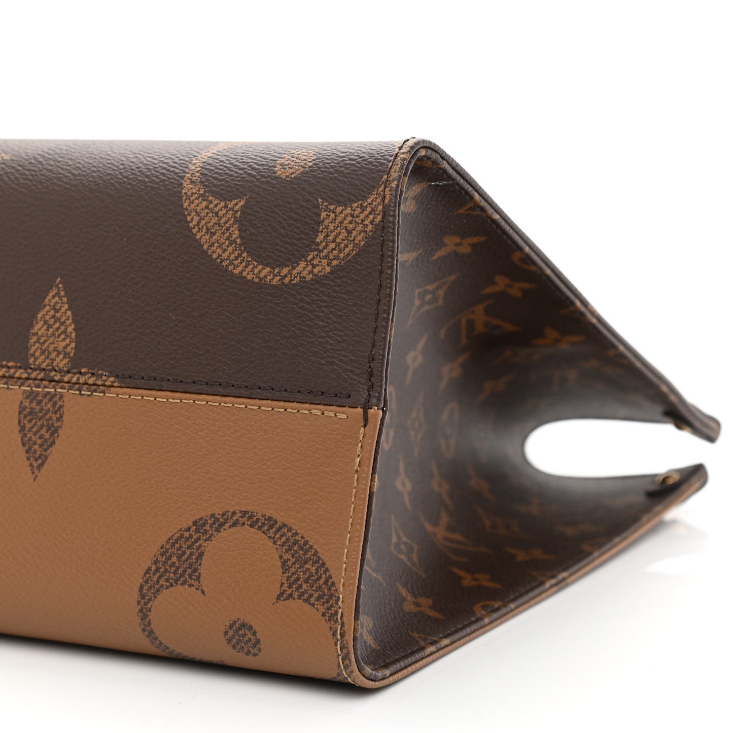 Reverse Monogram Giant Onthego MM