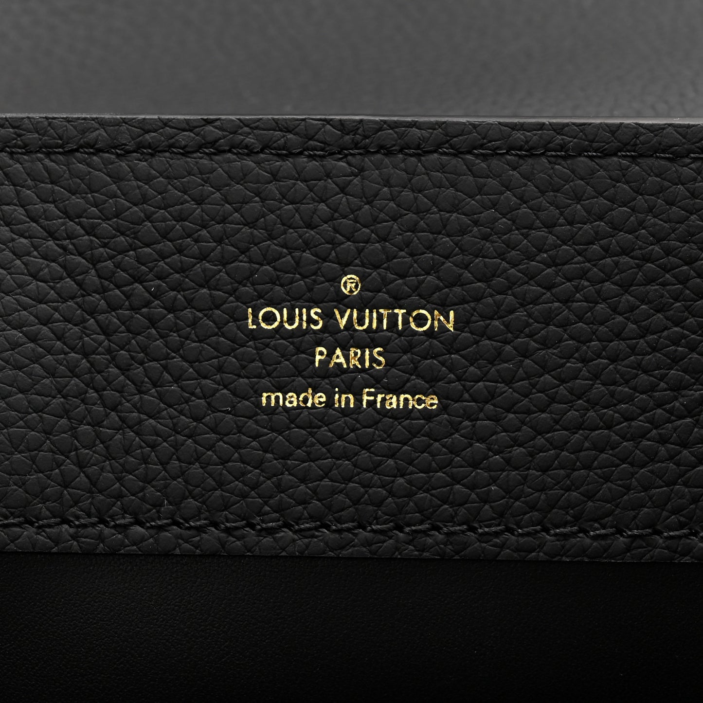 Taurillon Capucines East West MM Matte Black