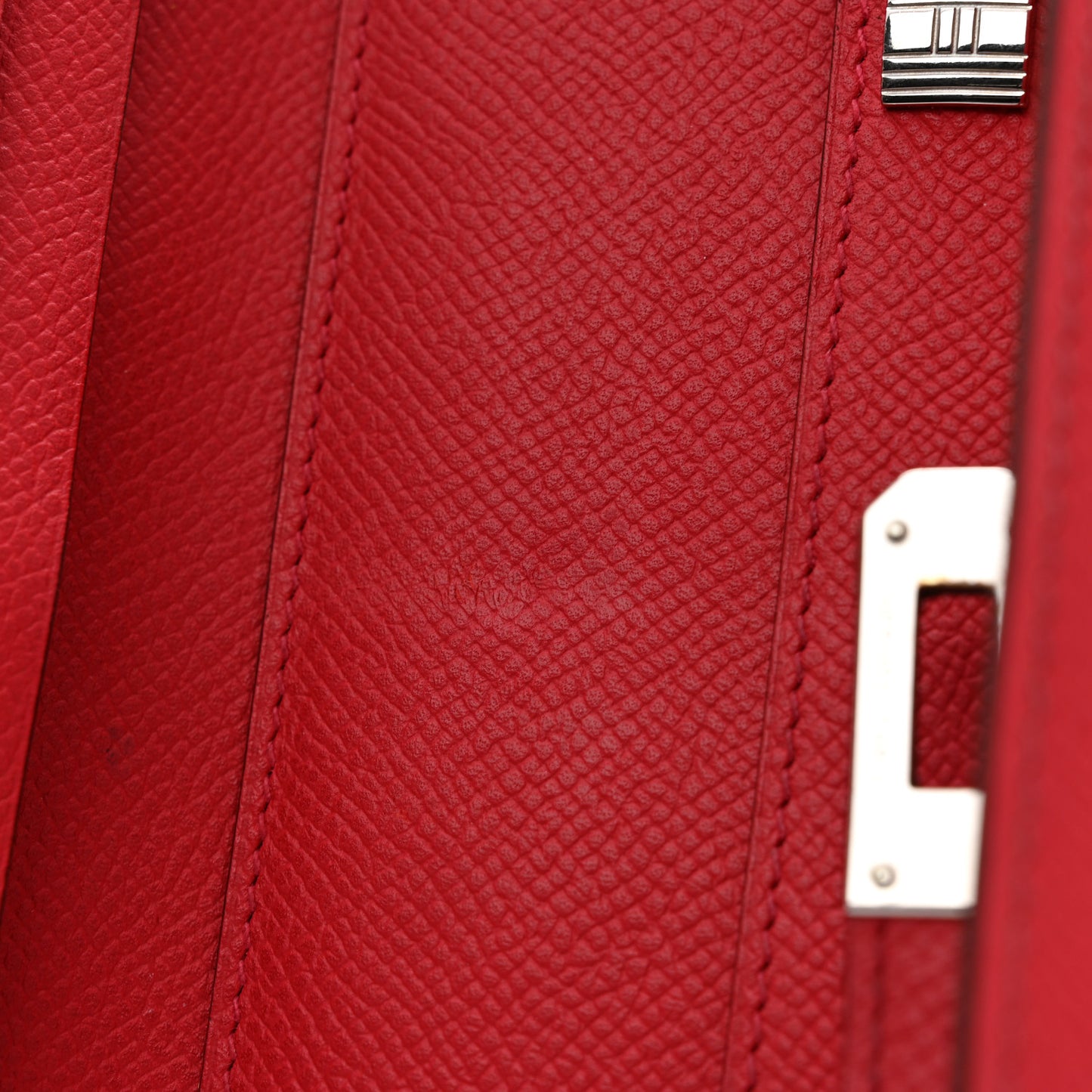 Epsom Kelly Tri-Fold Wallet Rouge Vif