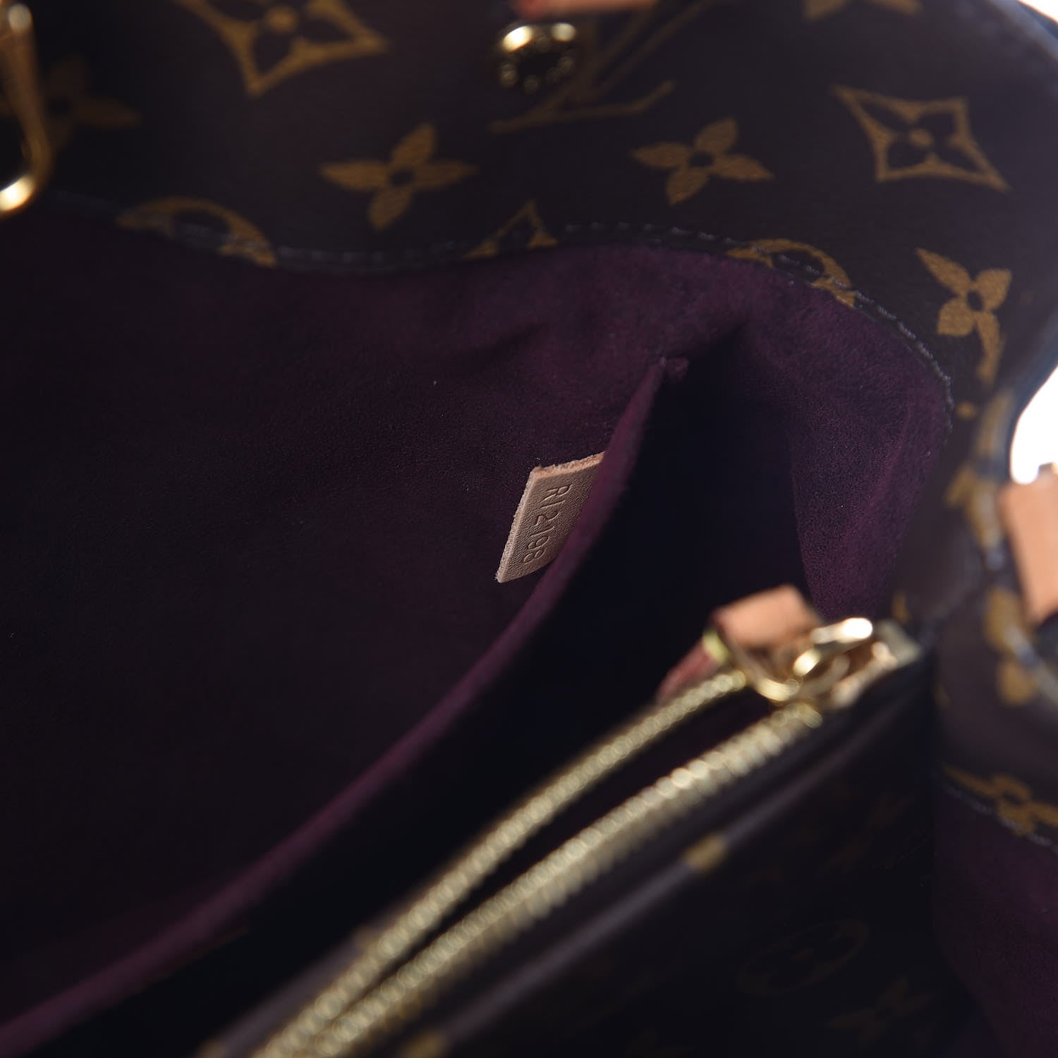 Louis Vuitton Monogram Montaigne MM 7 of 11