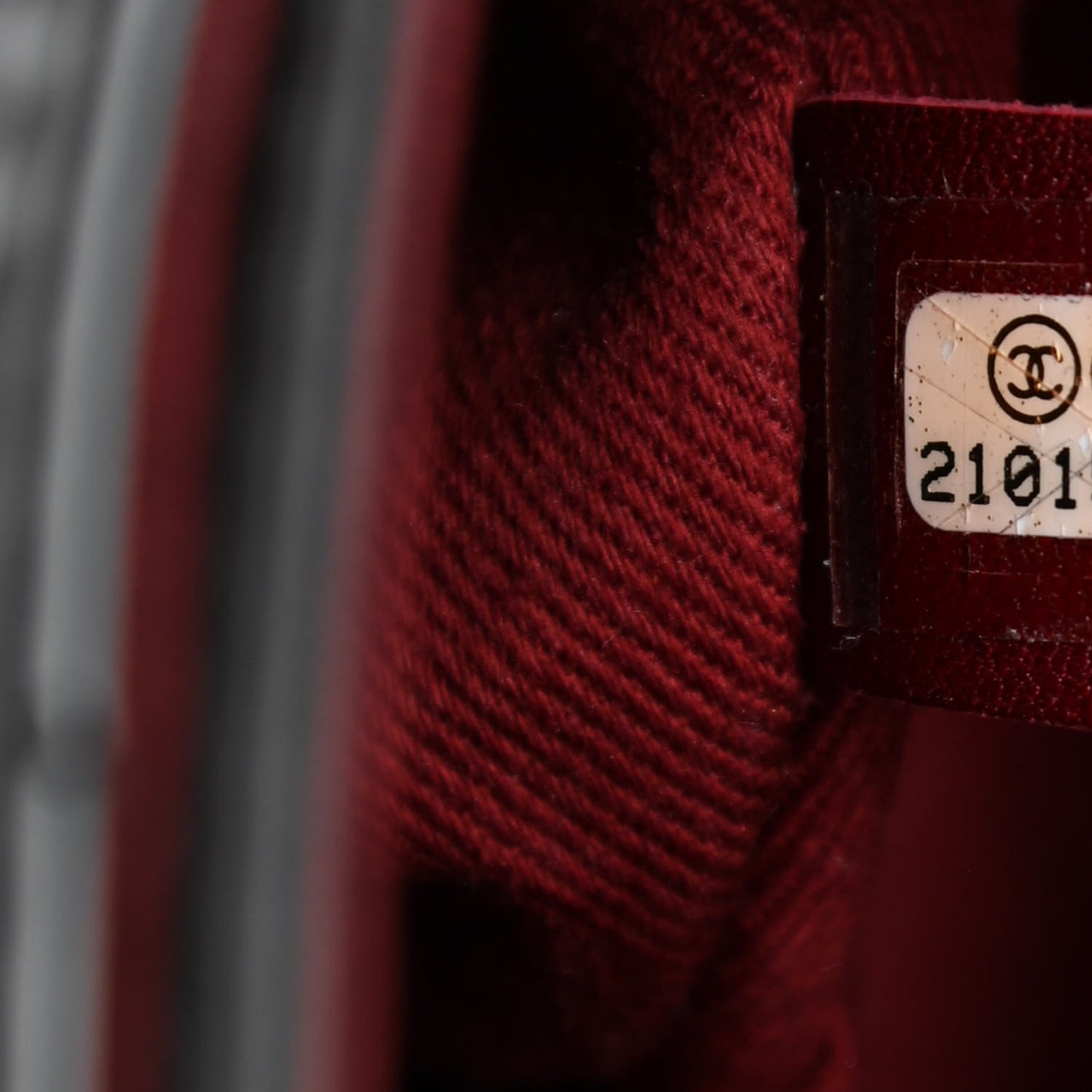 Patent Calfskin Quilted Medium Bubble CC Flap Black