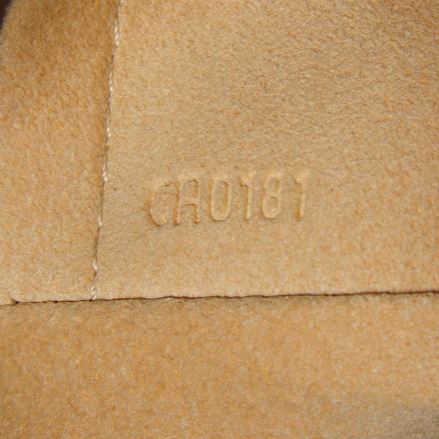 Louis Vuitton Monogram Artsy MM 7 of 7
