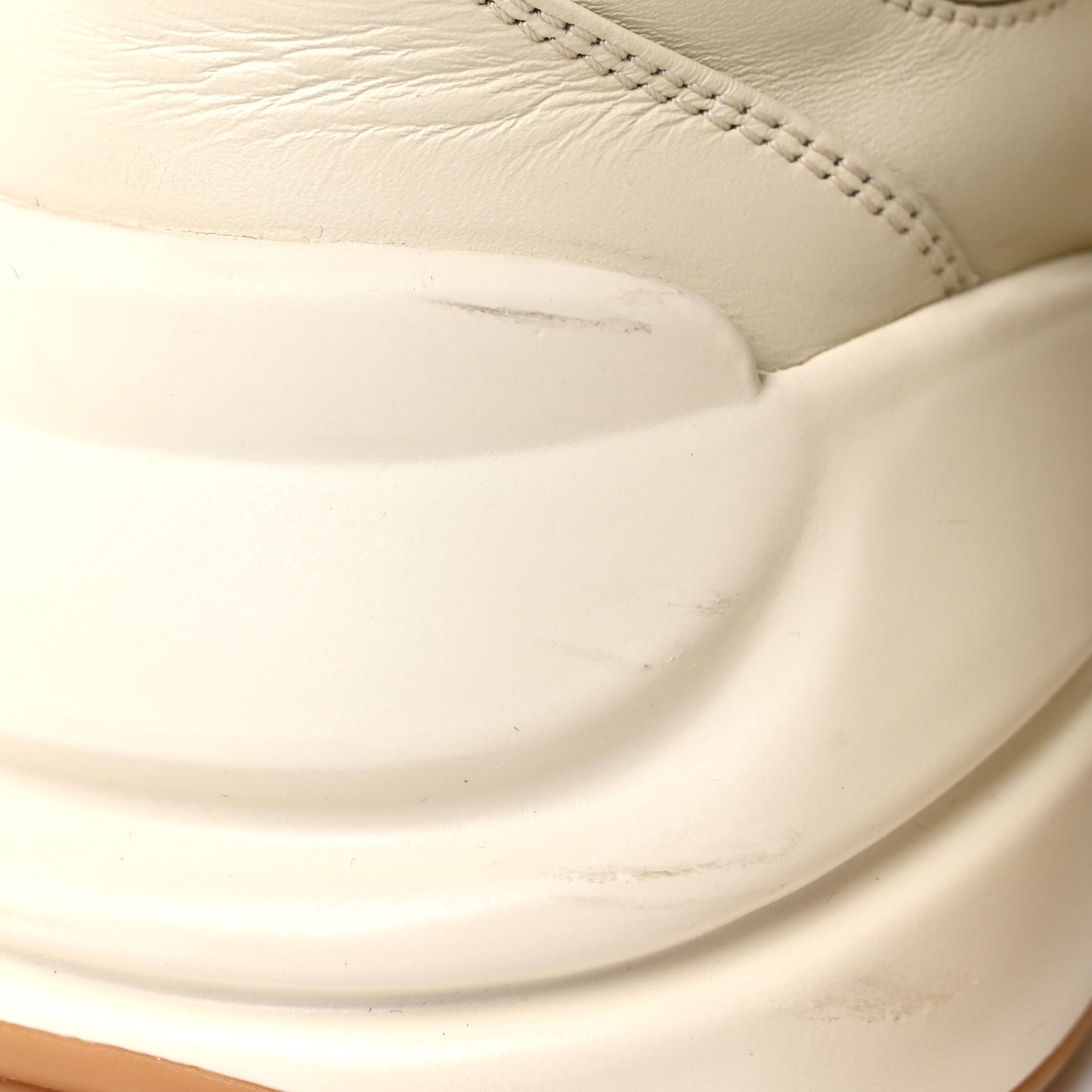 X DISNEY Calfskin Mickey Mouse Womens Rhyton Sneakers 40 Ivory