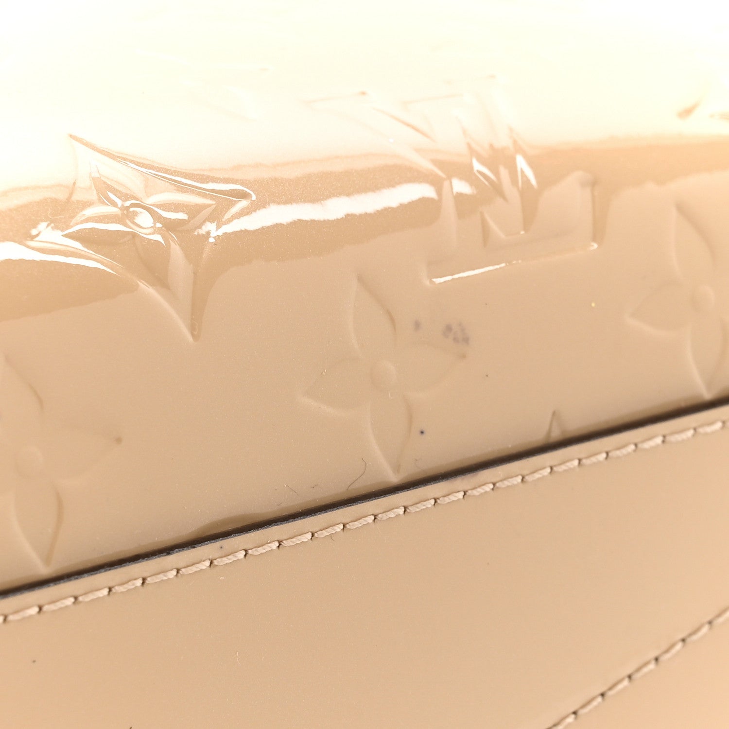 Louis Vuitton Vernis Montaigne MM Dune 12 of 14