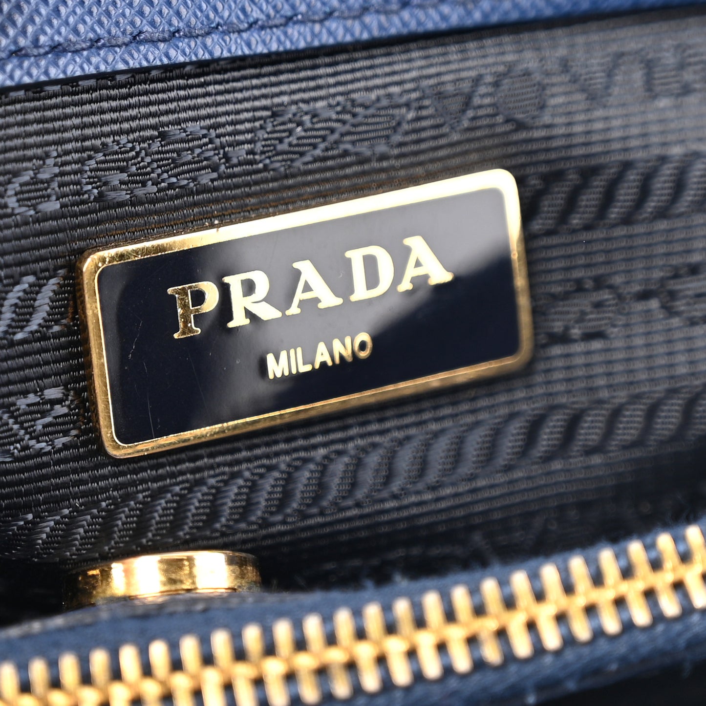 Saffiano Lux Medium Tote Bluette