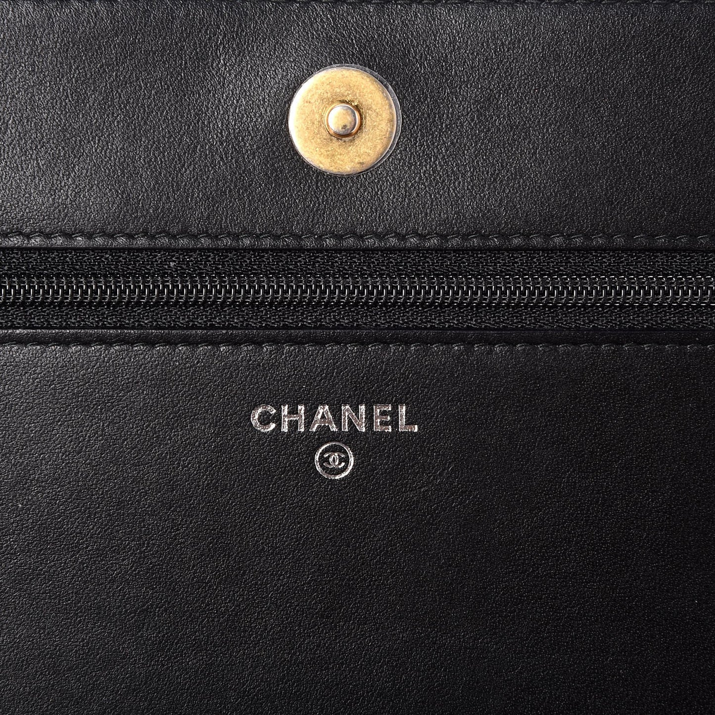 Aged Calfskin Quilted Gabrielle Wallet On Chain WOC Beige Black