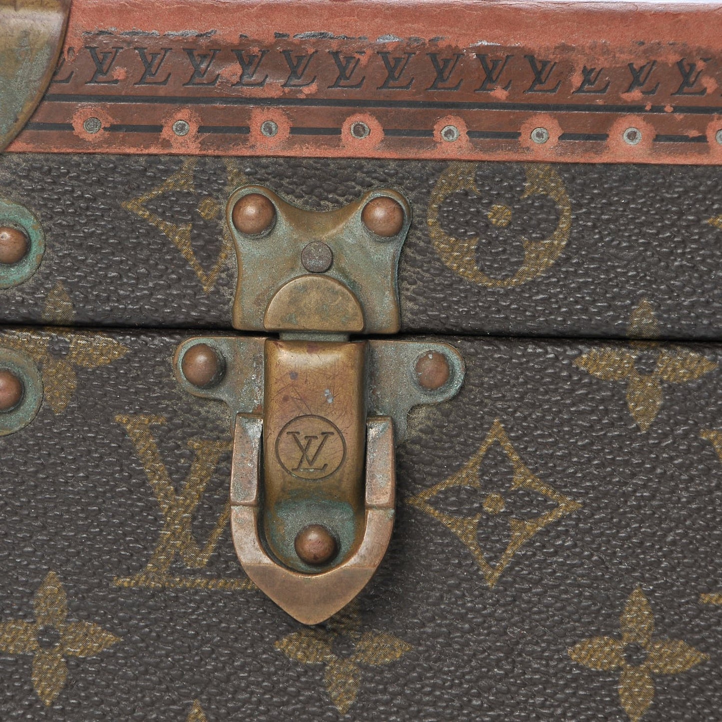 Monogram Bisten 50