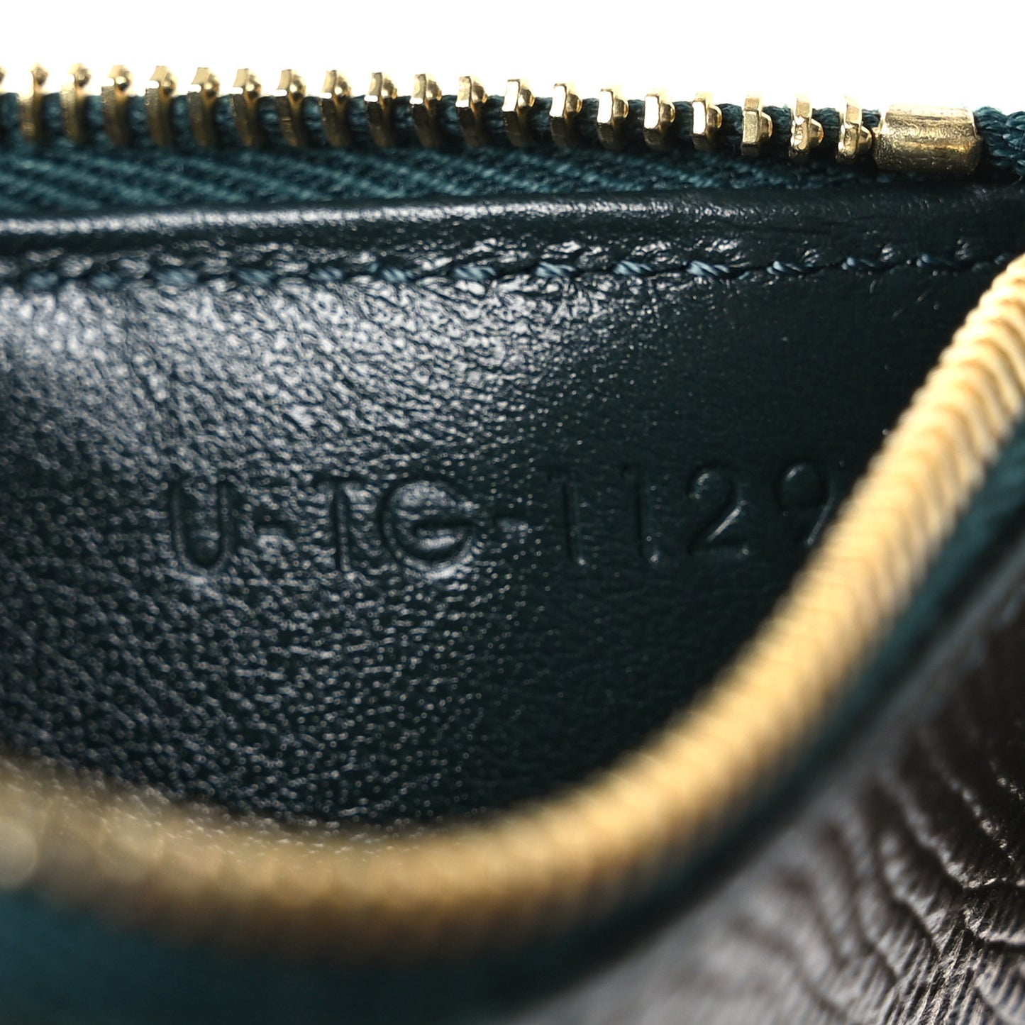 Grained Calfskin Zipped Card Holder Amazone