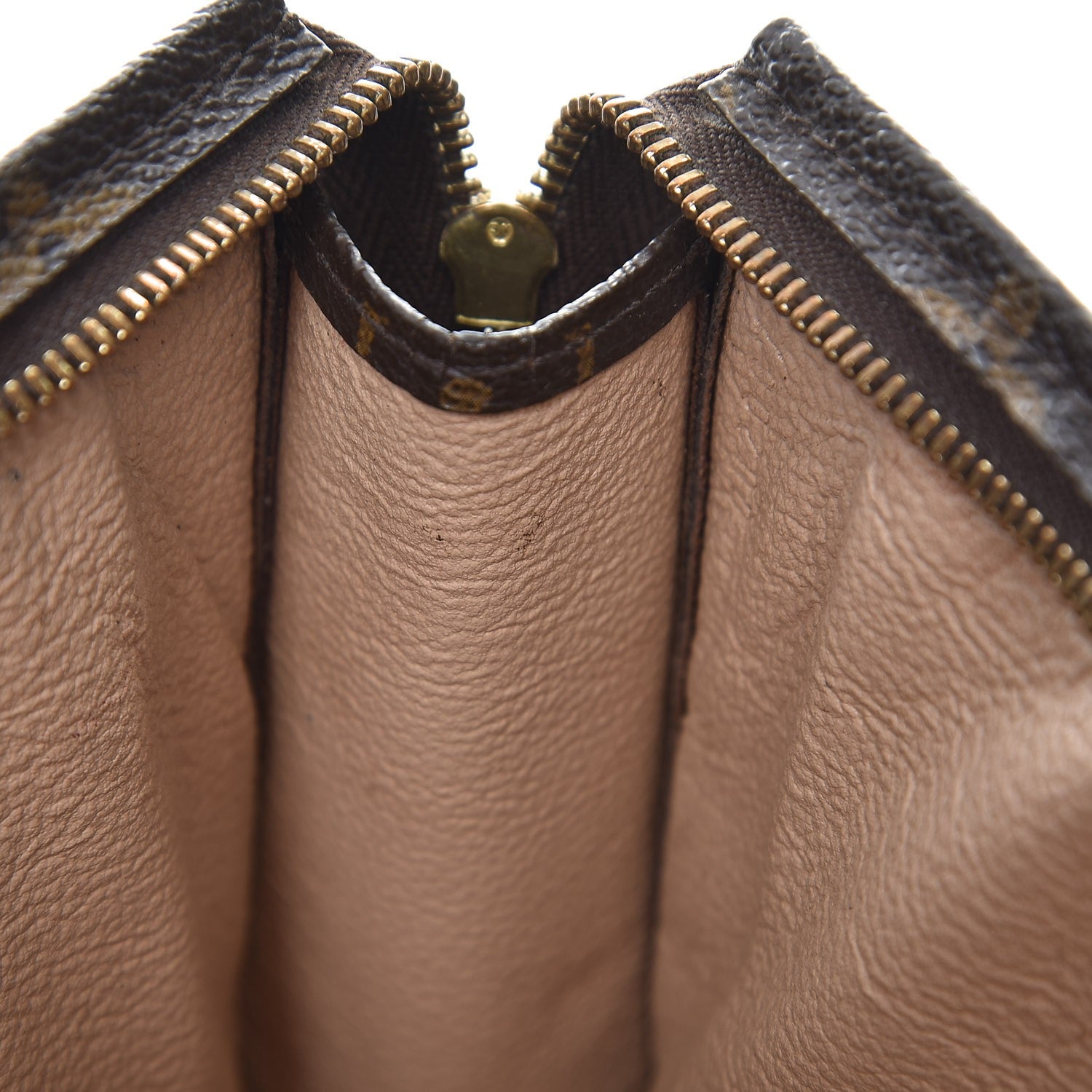Louis Vuitton Monogram Toiletry Pouch 19 8 of 9