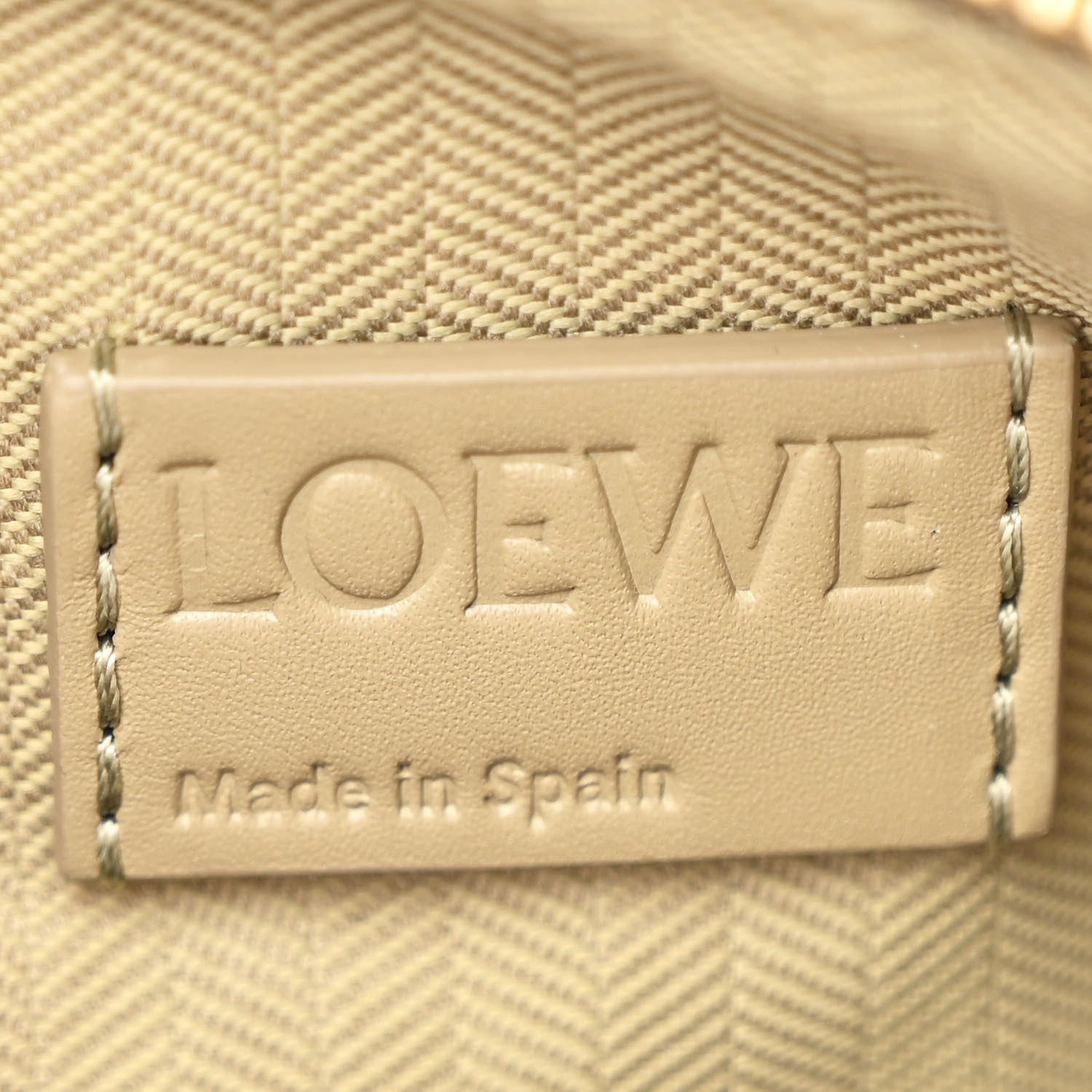 Loewe Calfskin Small Puzzle Bag Artichoke 6 of 9