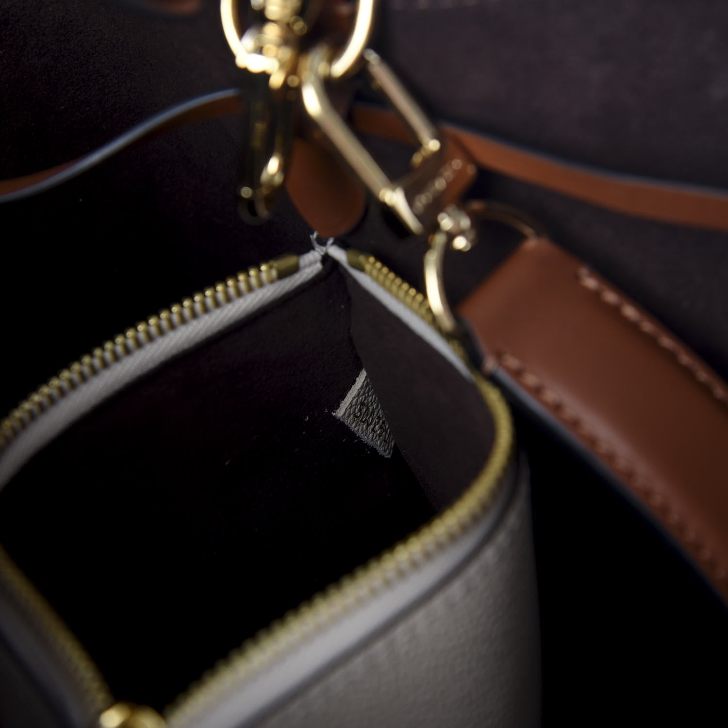 Louis Vuitton Empreinte Neonoe MM Cream 6 of 10