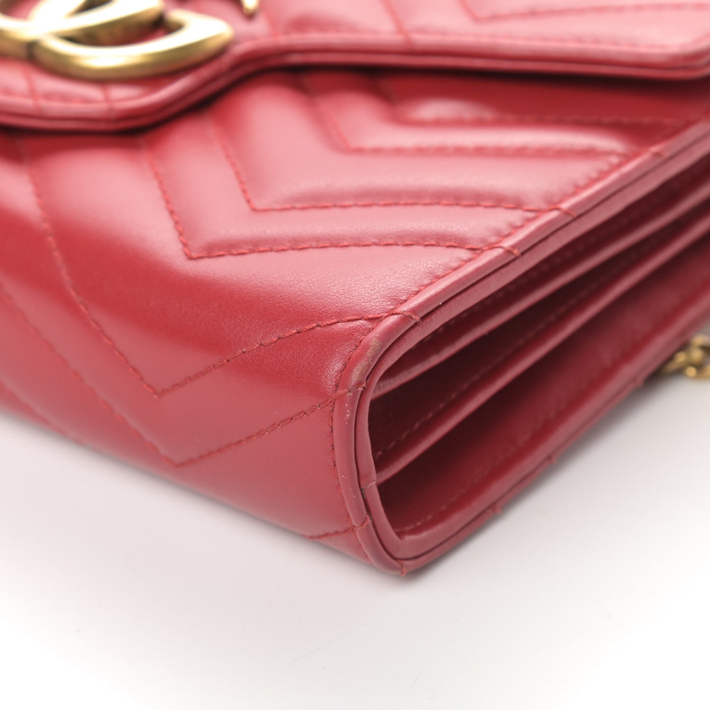 Calfskin Matelasse GG Marmont Chain Wallet Hibiscus Red