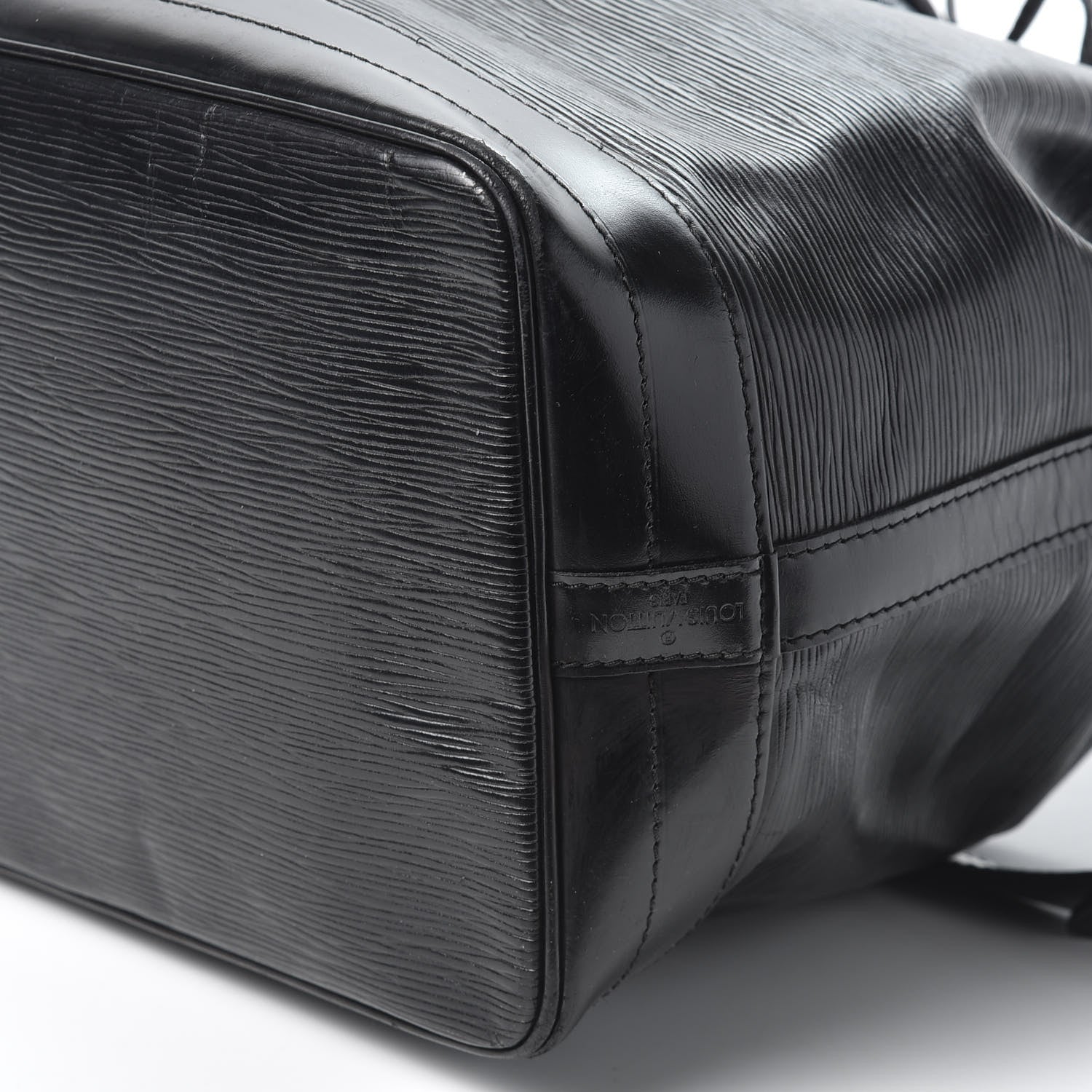 Louis Vuitton Epi Noe Black 6 of 9