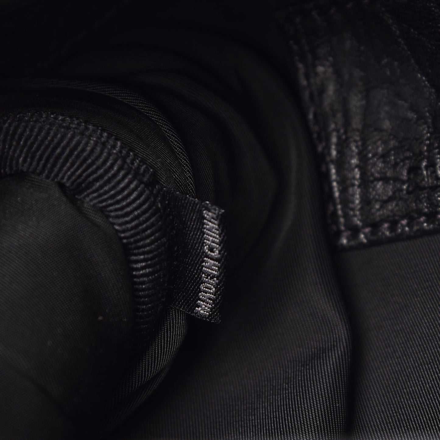 Pebbled Lambskin Rockie Black Matte Black Hardware