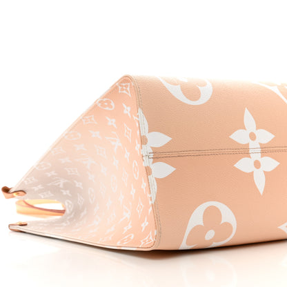 Louis Vuitton Monogram Giant By The Pool OnTheGo GM Brume 9 of 10