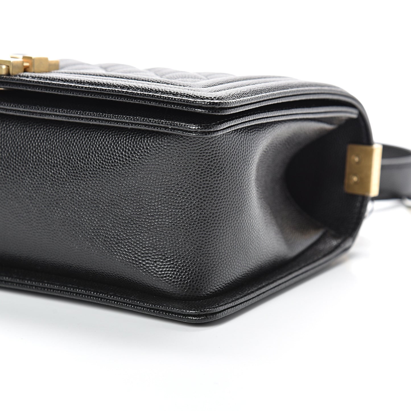 Caviar Quilted Medium Boy Flap Black