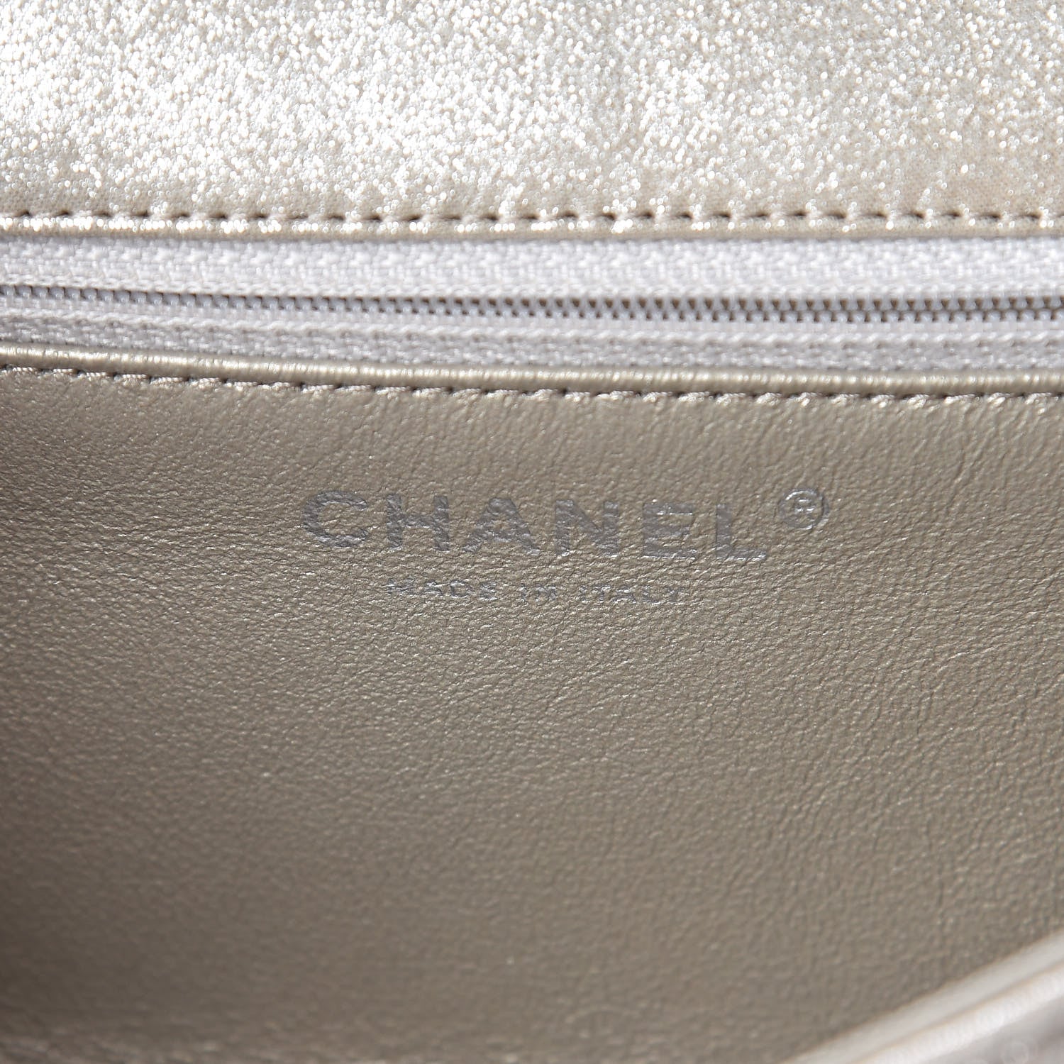 Chanel Iridescent Calfskin Quilted Large Roll 2.55 Reissue Clutch Light Gold 6 of 10