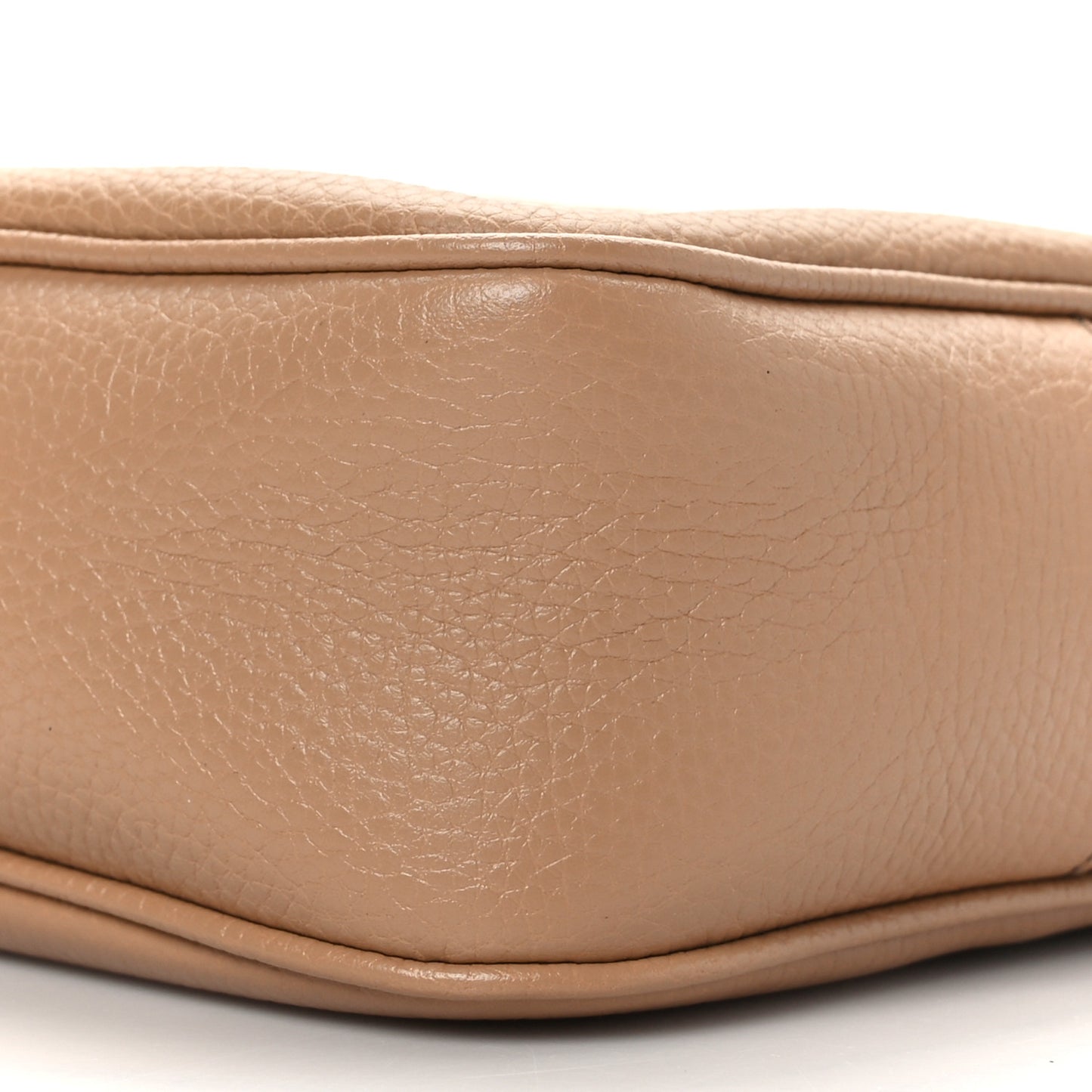Pebbled Calfskin Small Soho Disco Bag Camelia