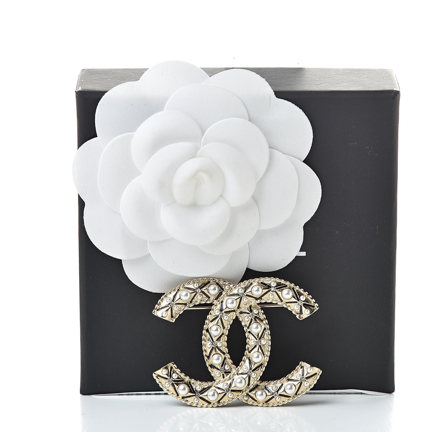 Chanel Pearl Crystal CC Brooch Gold 5 of 5