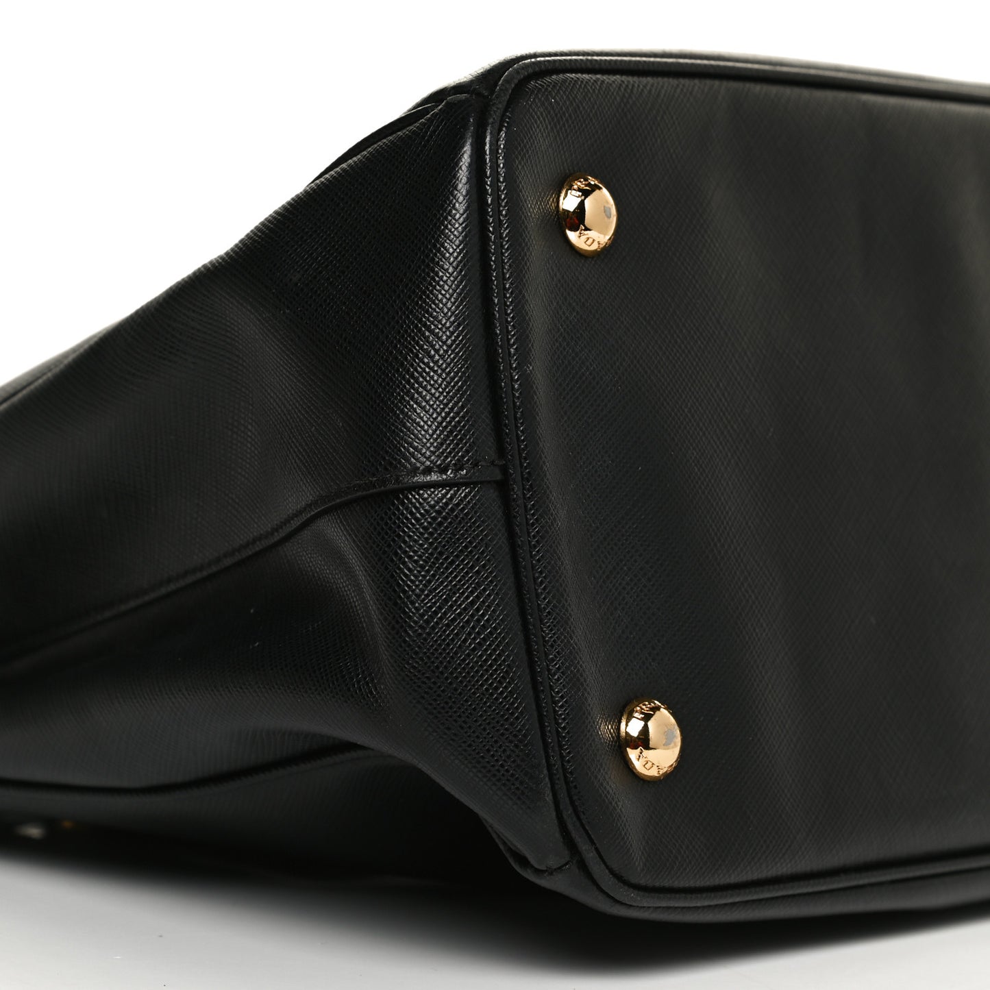 Saffiano Medium Galleria Double Zip Tote Black