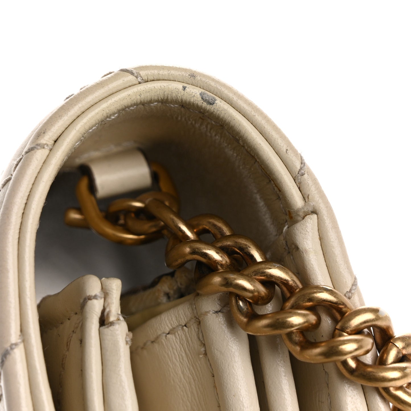 Calfskin Matelasse Mini GG Marmont Chain Wallet Mystic White