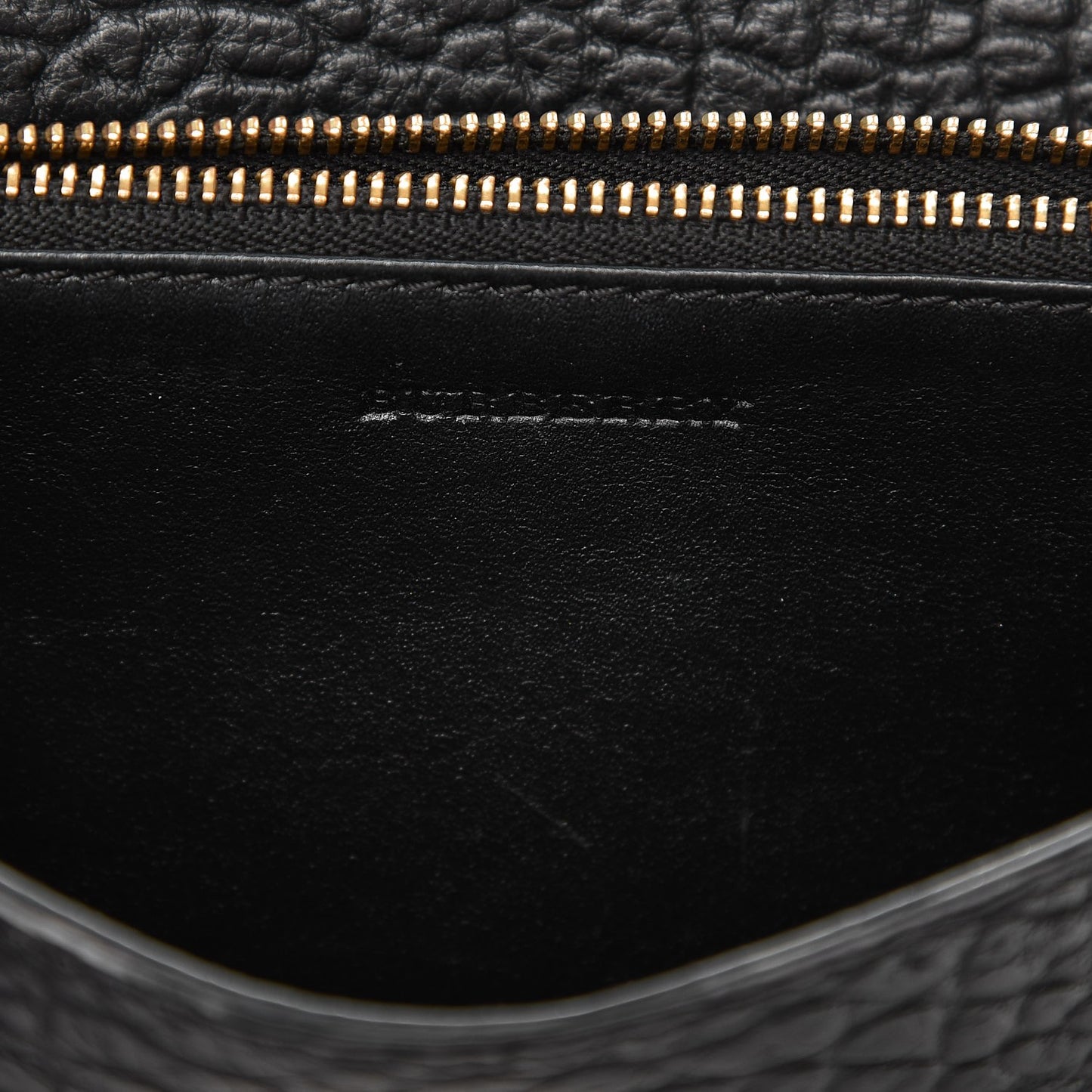 Signature Grain Small Madison Chain Clutch Black