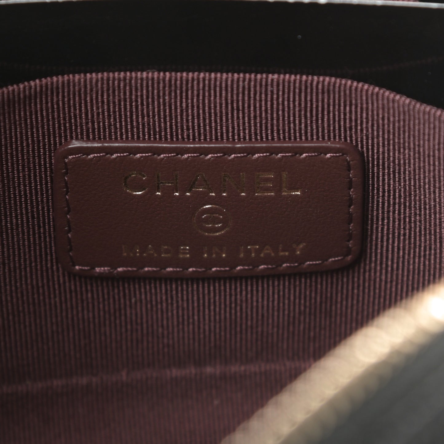 Caviar Quilted Vanity With Chain Black