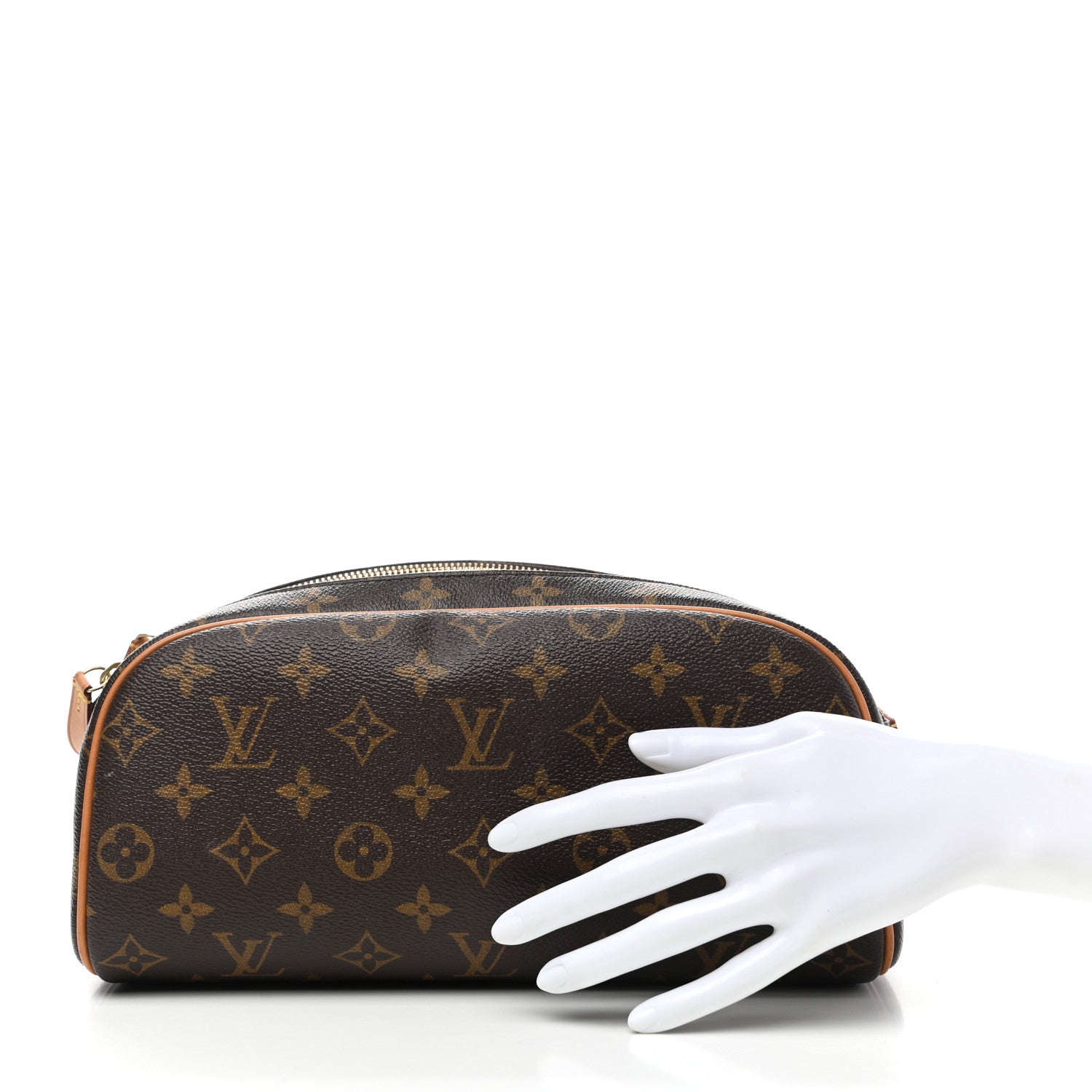 Louis Vuitton Monogram Dopp Kit Toilet Pouch 2 of 8