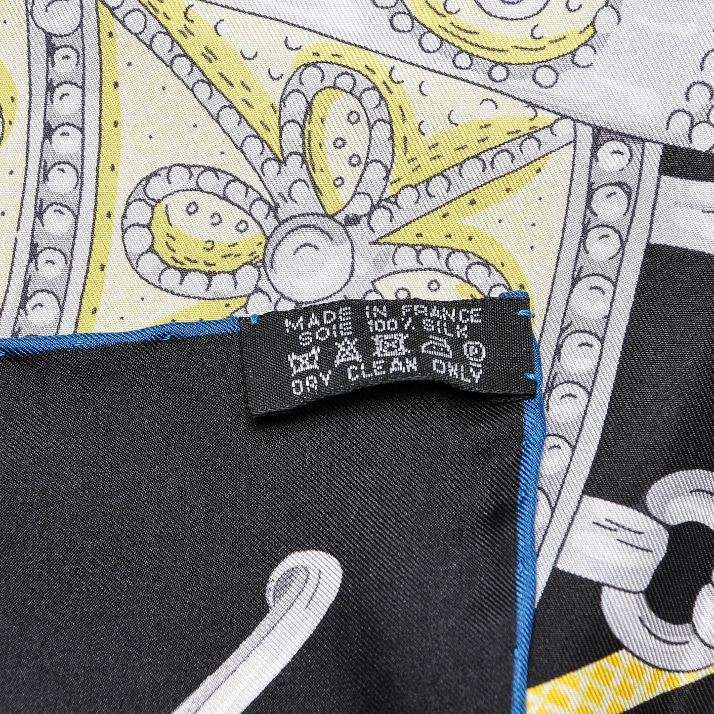 Silk Twill Parures Precieuses Shawl 140 Noir Jaune D'Or Gris