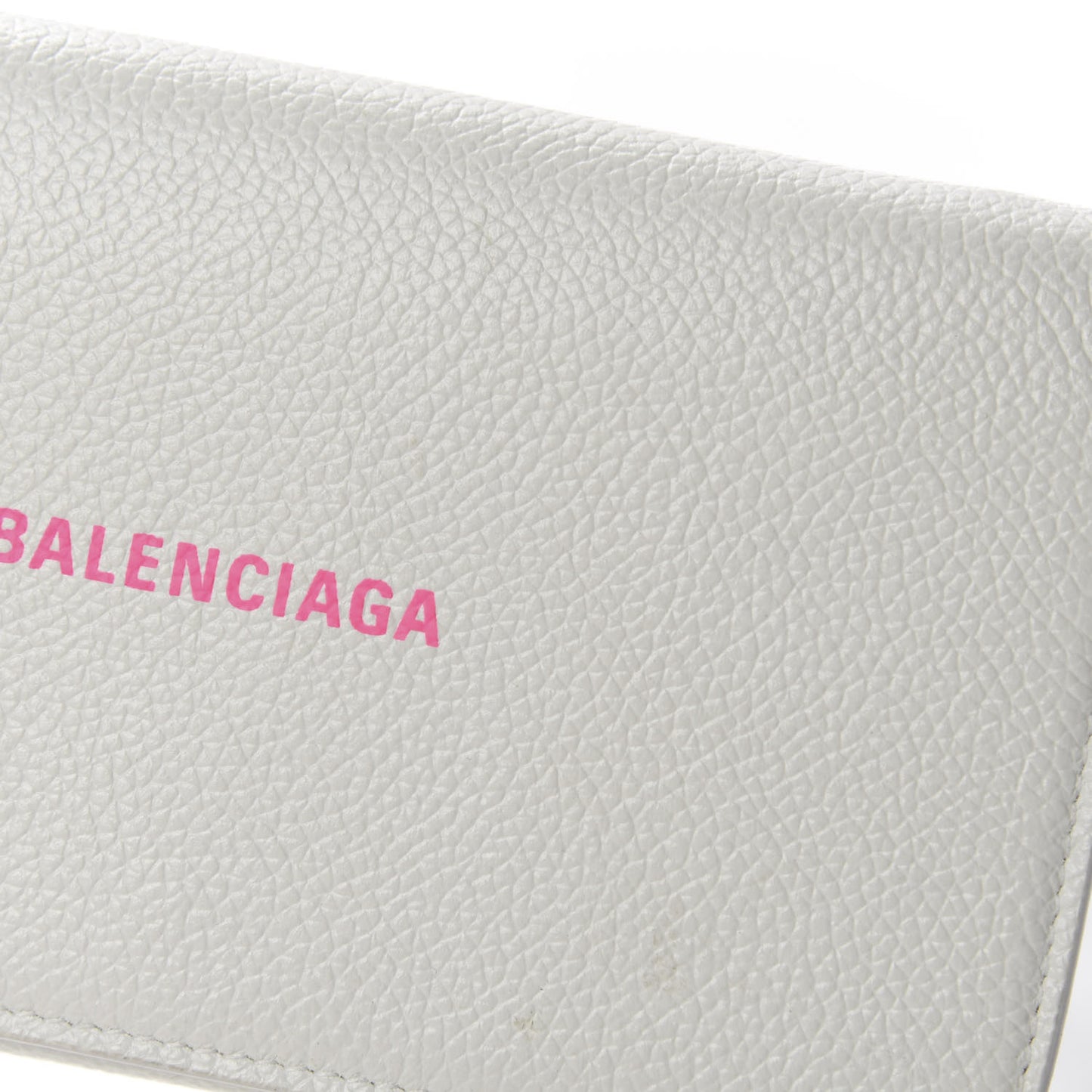 Grained Calfskin Logo Cash Phone Holder Wallet On Chain White Fluo Pink