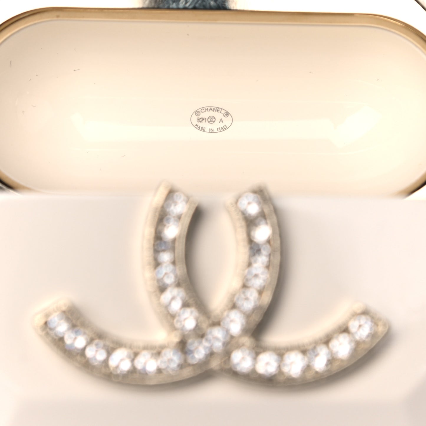 Resin Crystal Pearl Lambskin Airpods Pro Holder Necklace Pearly White