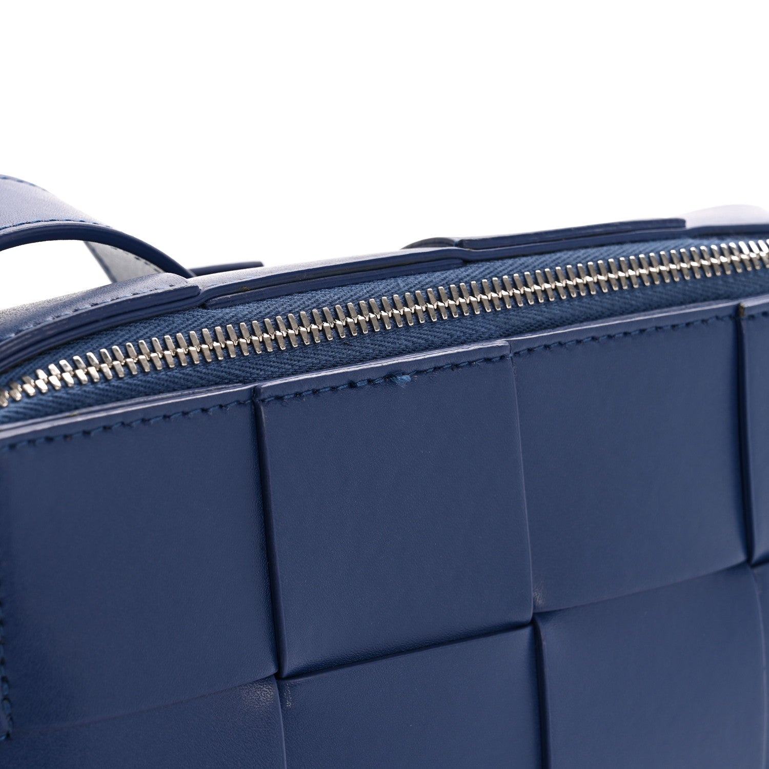 Bottega Veneta Lambskin Maxi Intrecciato Cassette Camera Bag Cruise 12 of 14