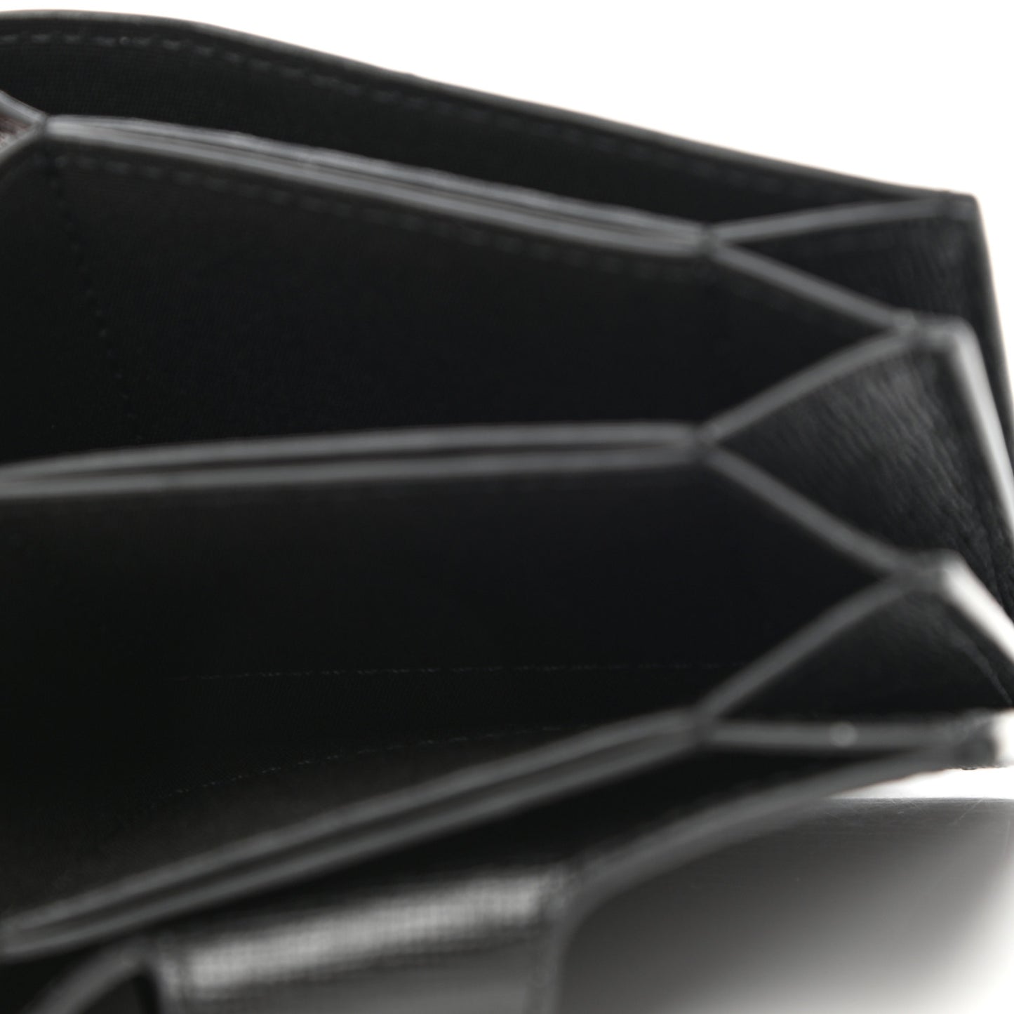 Calfskin Virtus Gusset Wallet Black