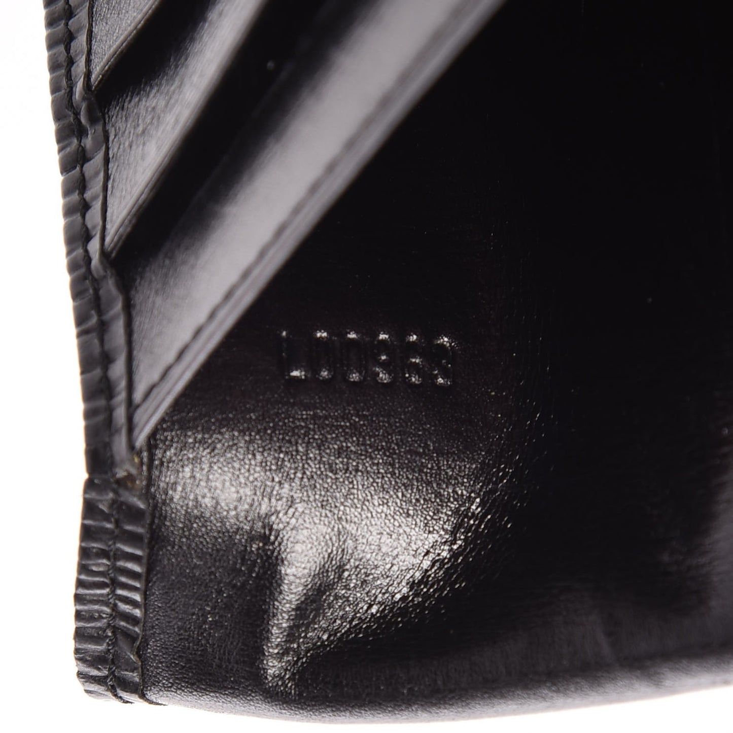 Epi Porte Tresor International Wallet Black