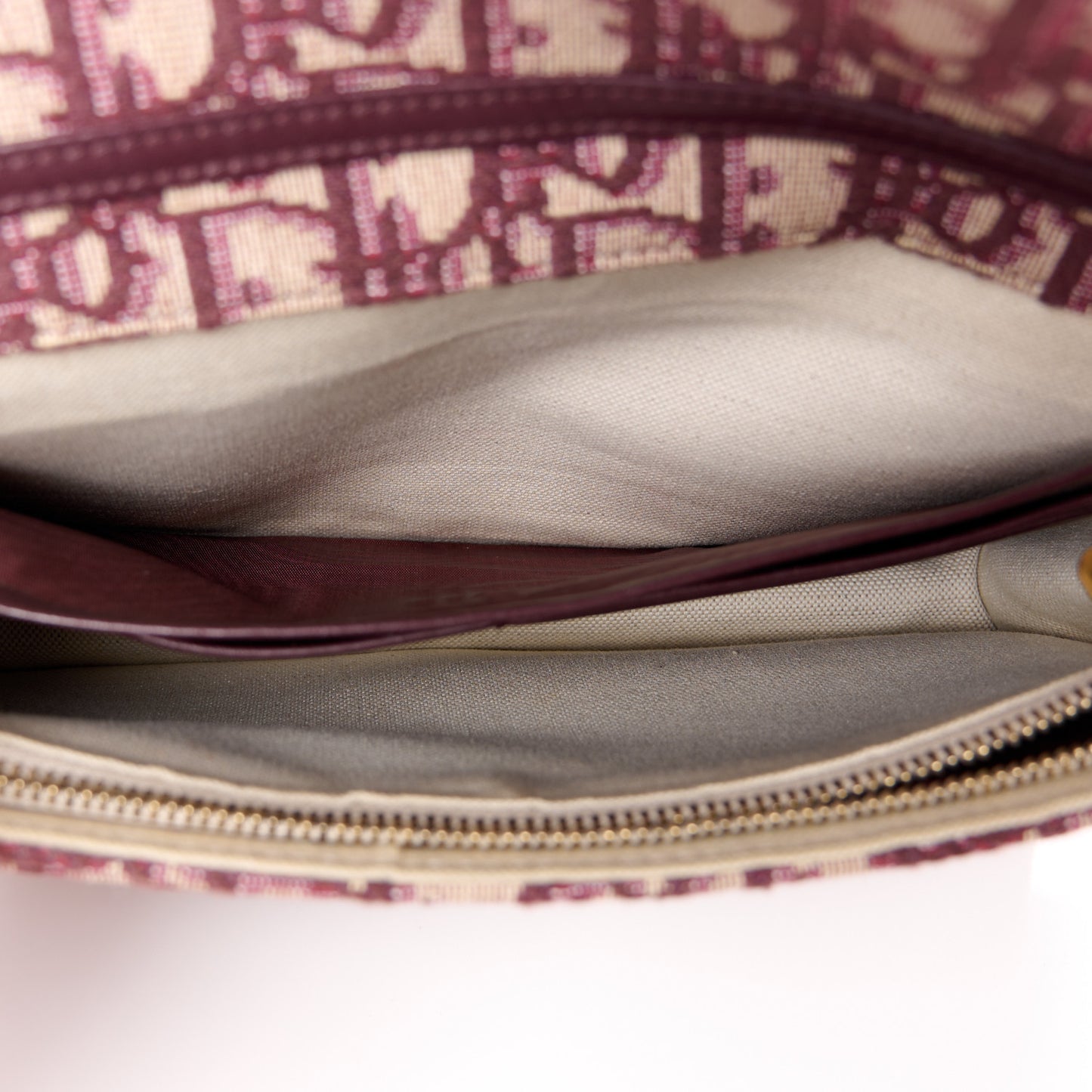 Oblique Saddle Chain Pouch Burgundy