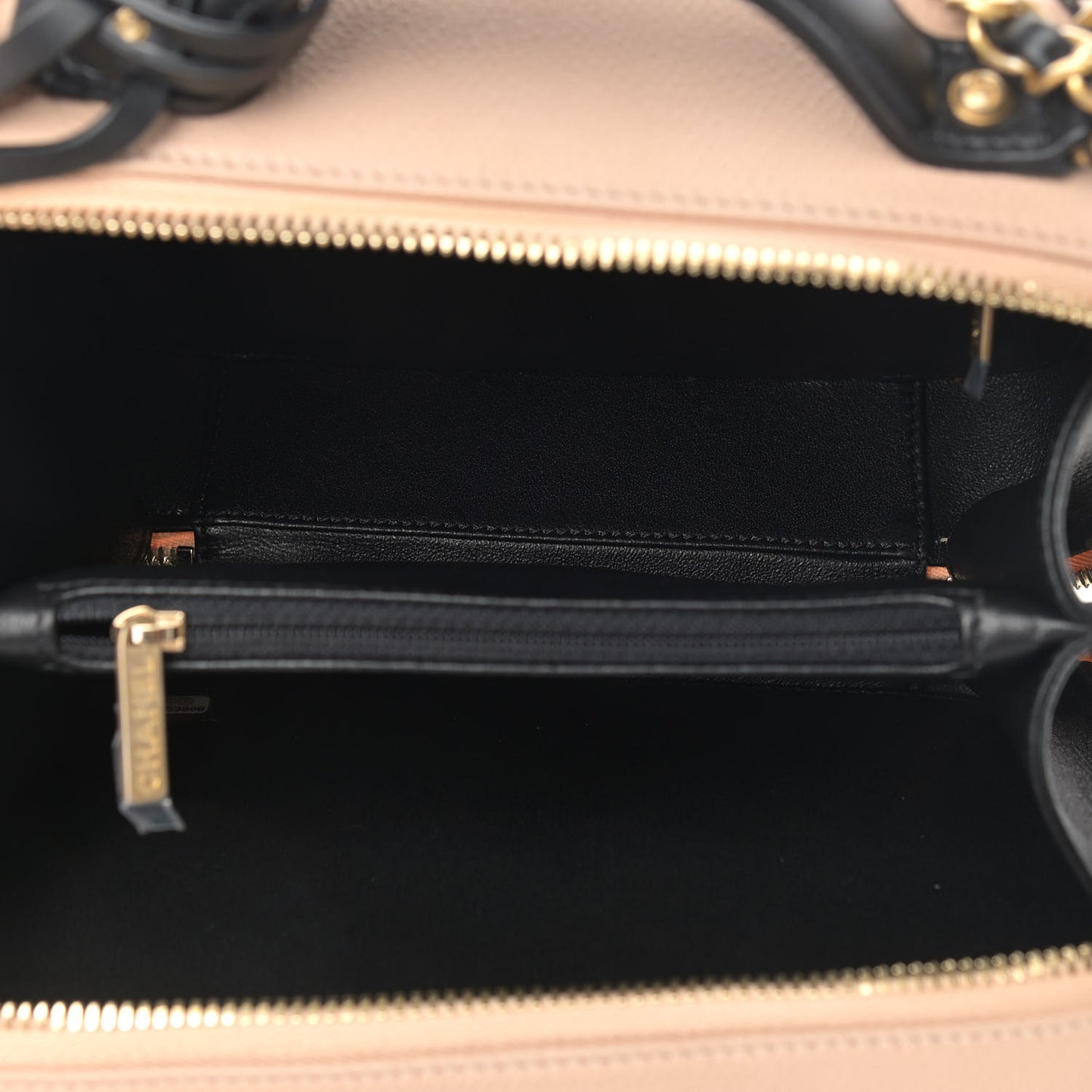 Caviar Quilted Medium CC Filigree Vanity Case Beige Black