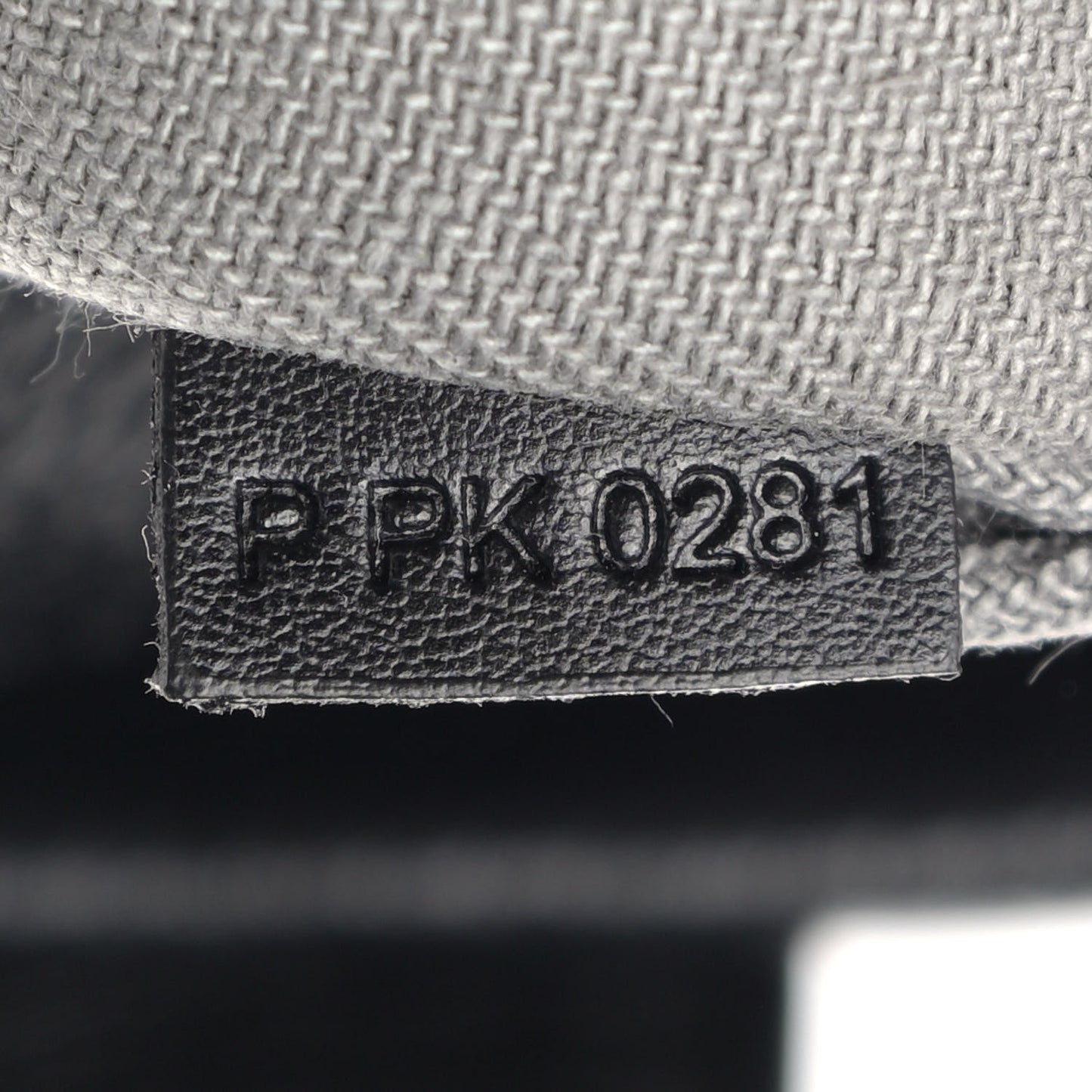 Grained Calfskin Medium The Tote Bag Black