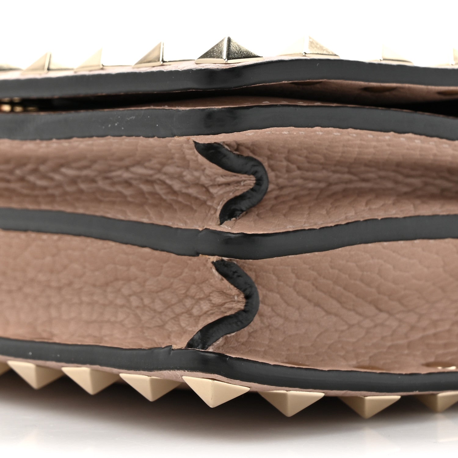 Valentino Garavani Pebbled Calfskin Rockstud Wallet On Chain Poudre 9 of 10