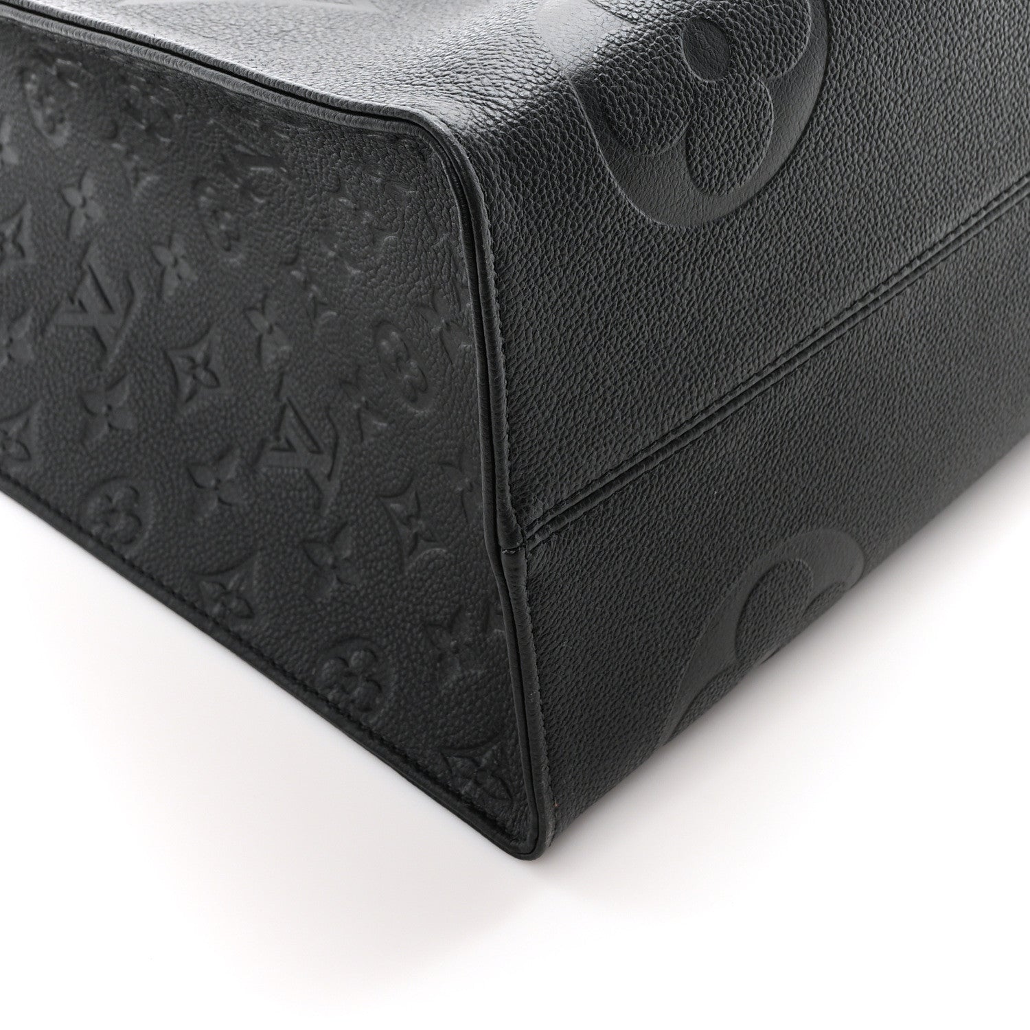 Louis Vuitton Empreinte Monogram Giant Onthego GM Black 8 of 9
