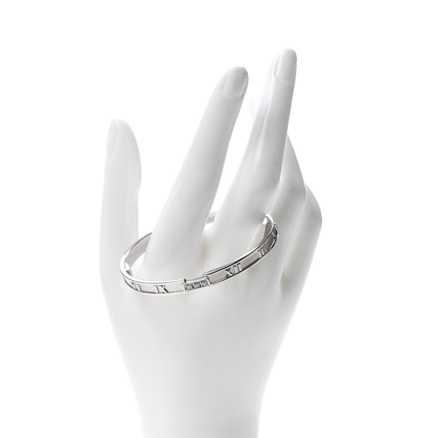 18K White Gold Diamond Atlas Closed Hinged Bangle Bracelet