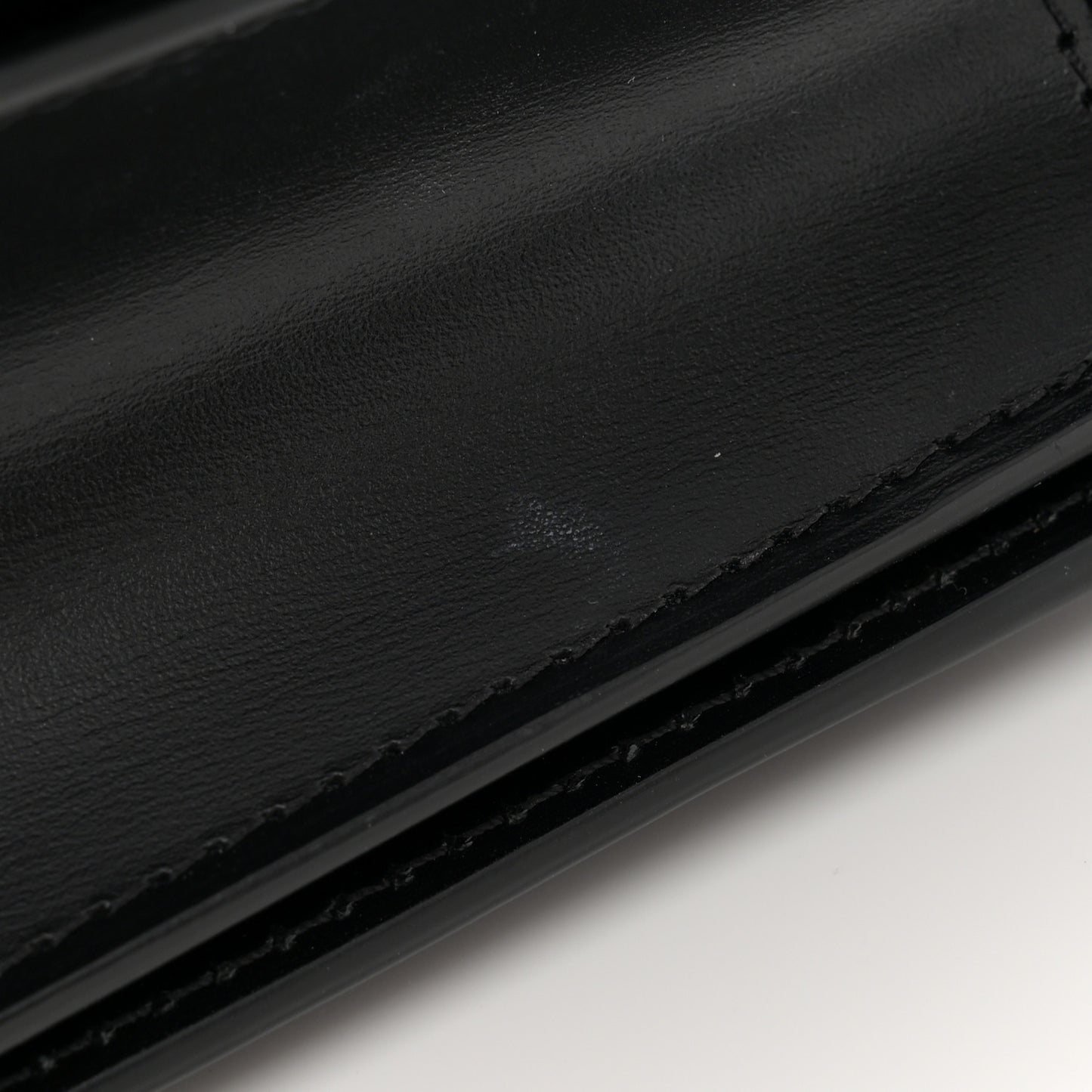 Box Calfskin Medium Classic Box Flap Bag Black
