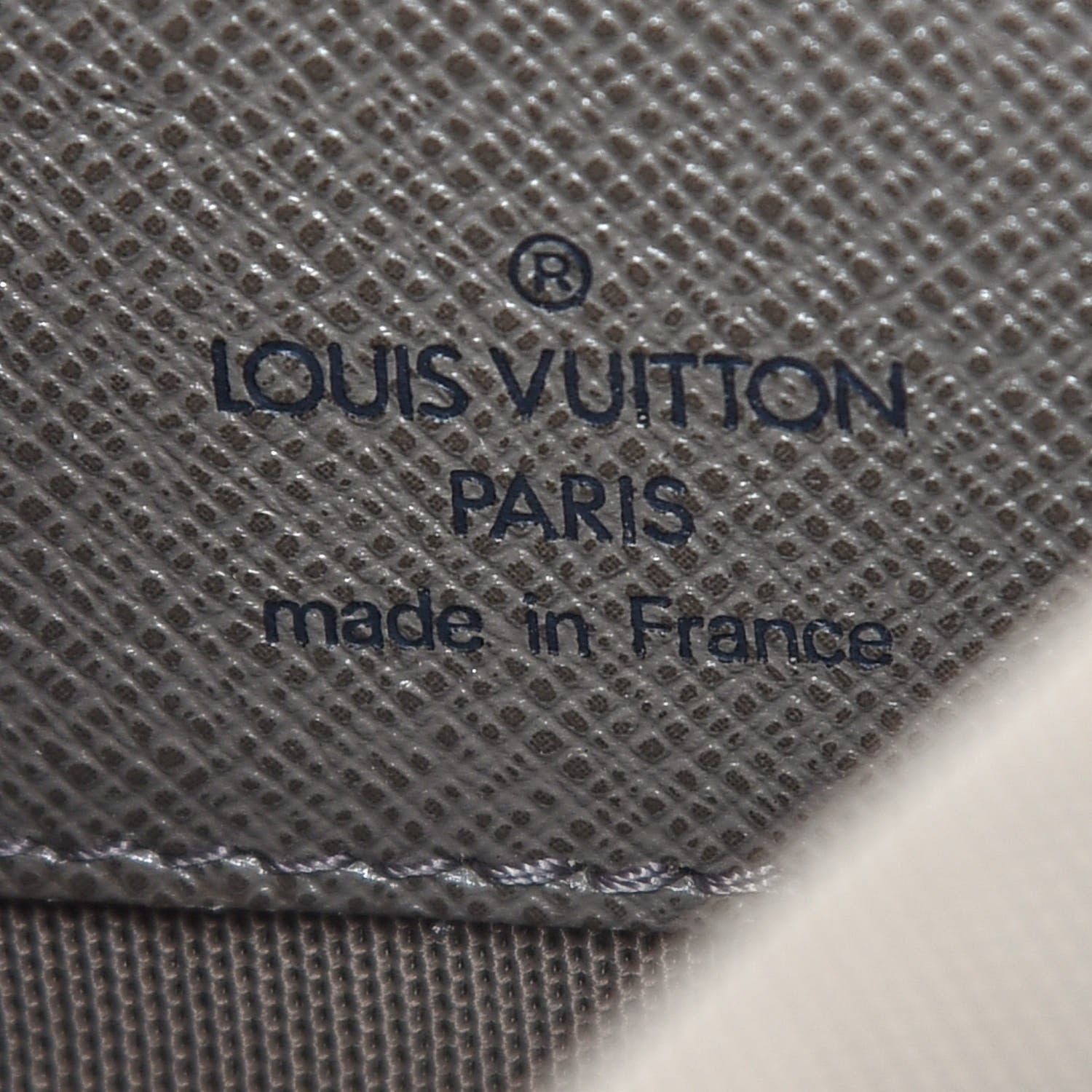 Louis Vuitton Damier Geant Ceinture Jogging PM Terre 6 of 10