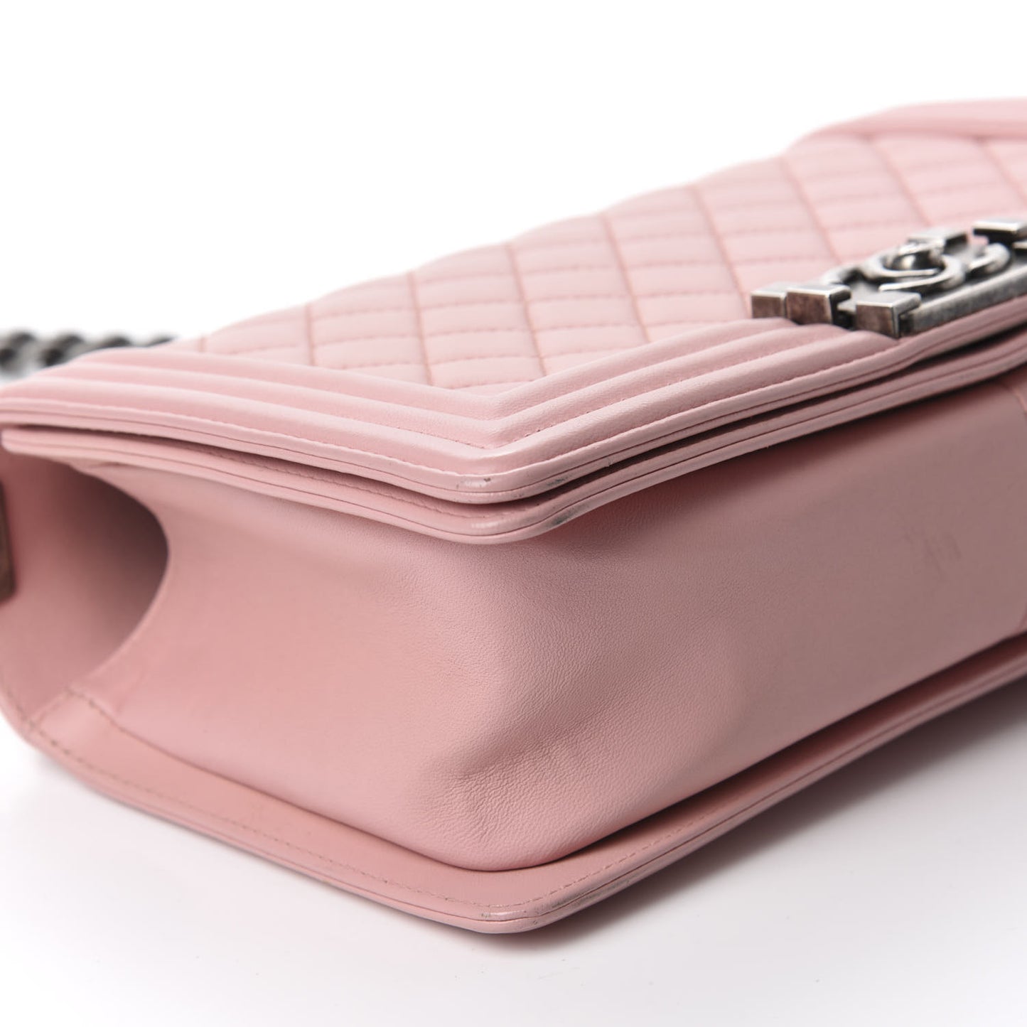 Lambskin Quilted Medium Boy Flap Light Pink