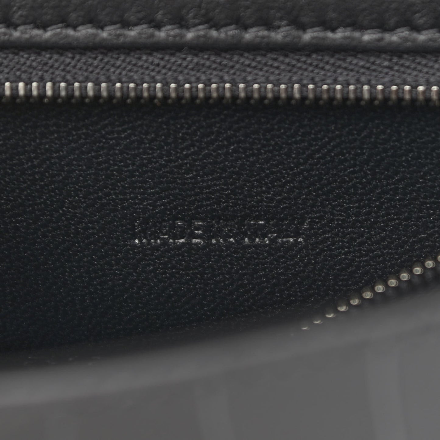 Shiny Calfskin Monochrome Crocodile Embossed Small Hourglass Top Handle Bag Black