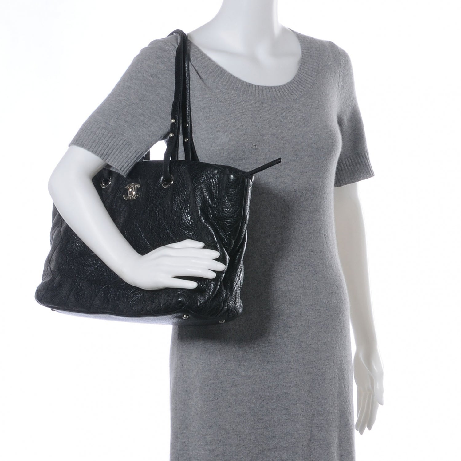 Chanel Glazed Calfskin Large On The Road Tote Black 2 of 8