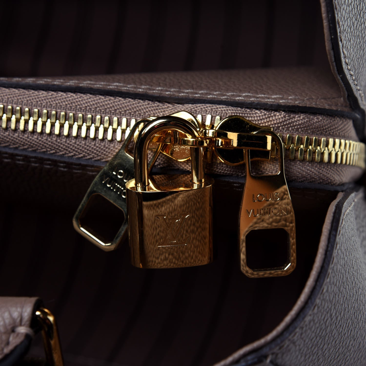 Louis Vuitton Empreinte Montaigne MM Taupe Glace 12 of 12